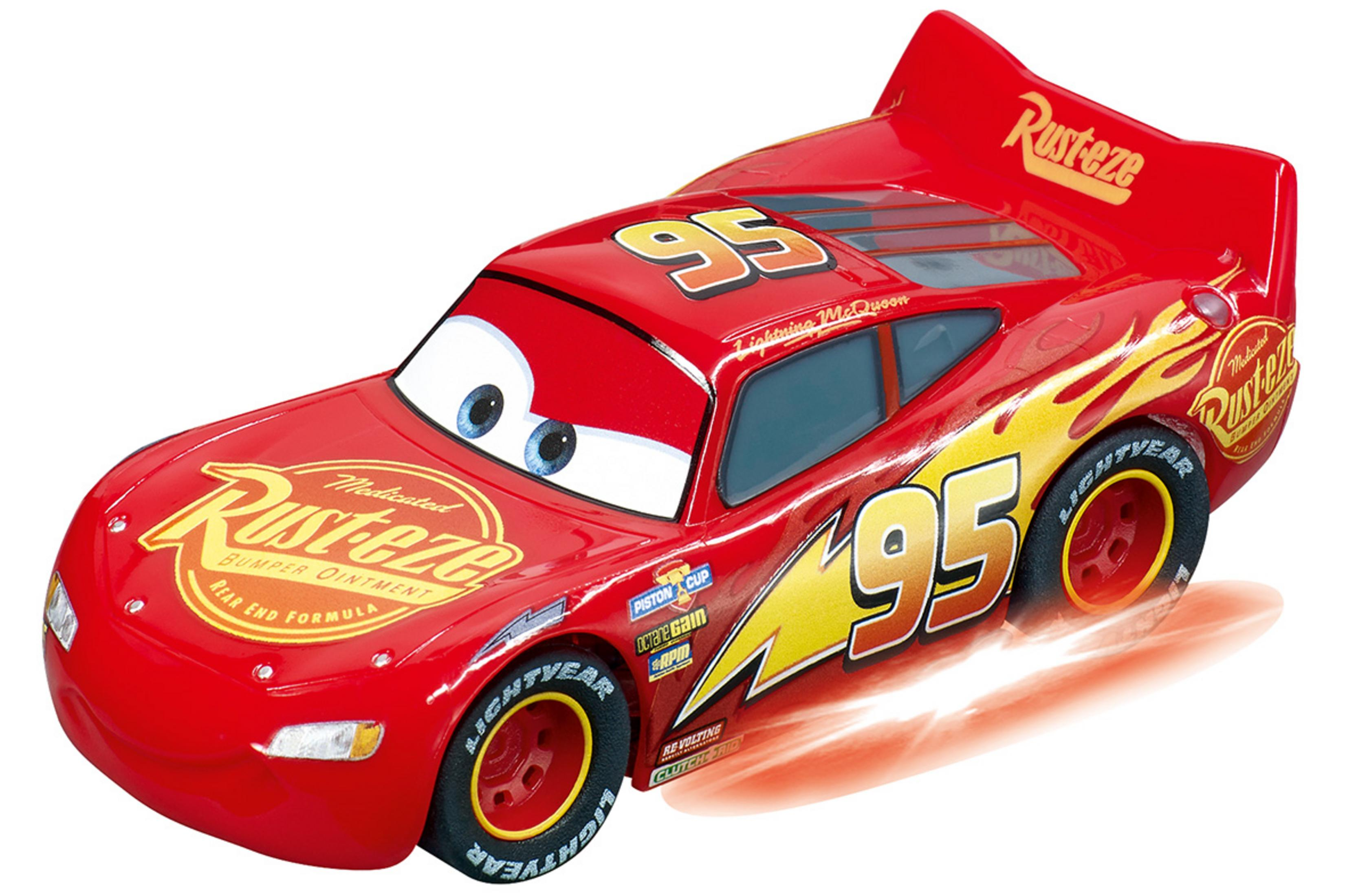 Rotes Lightning McQueen Spielzeugauto mit der Nummer 95. Das Auto steht auf weißem Hintergrund.