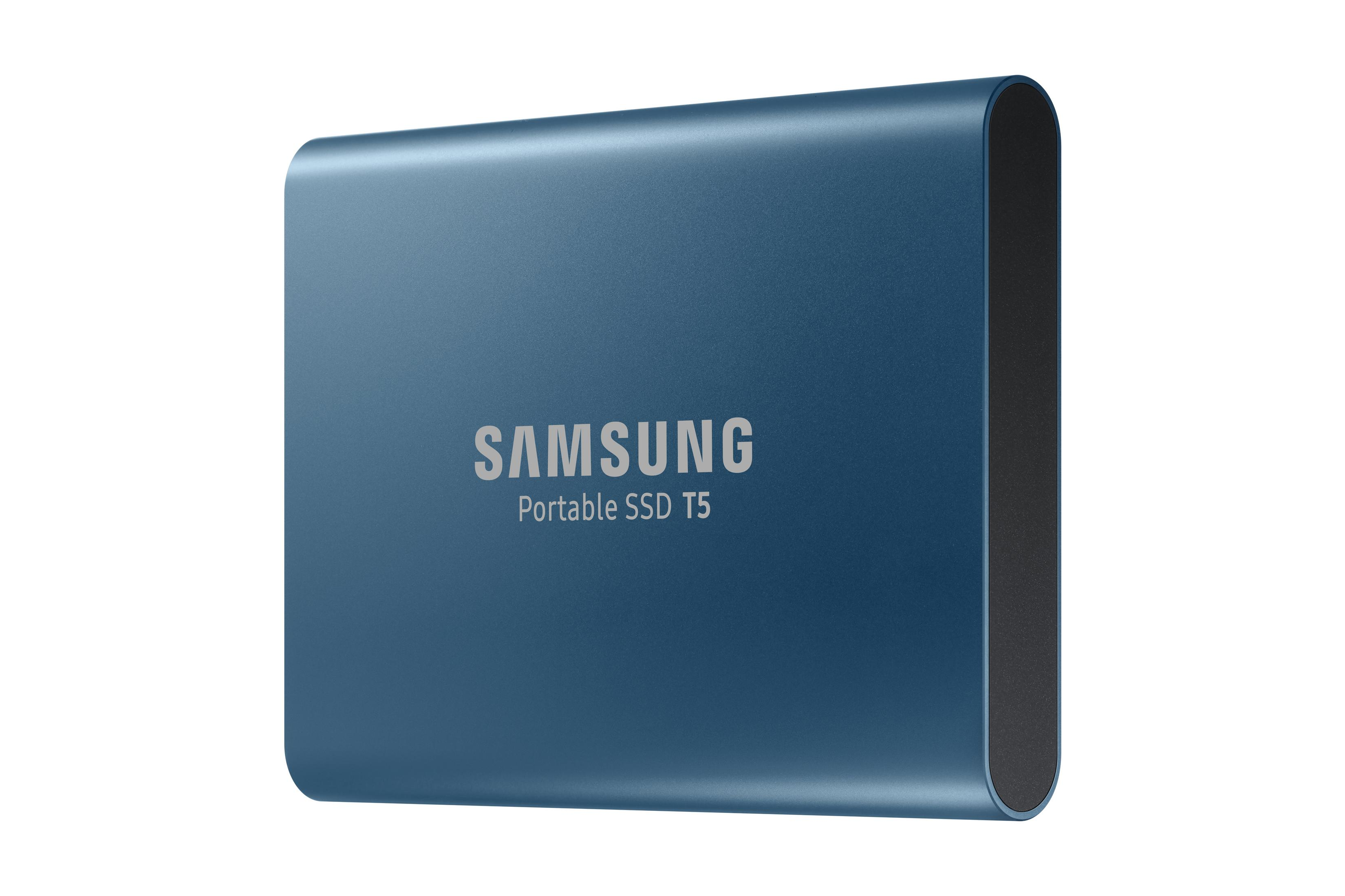 SSD portatile Samsung T5 blu su sfondo bianco con testo.