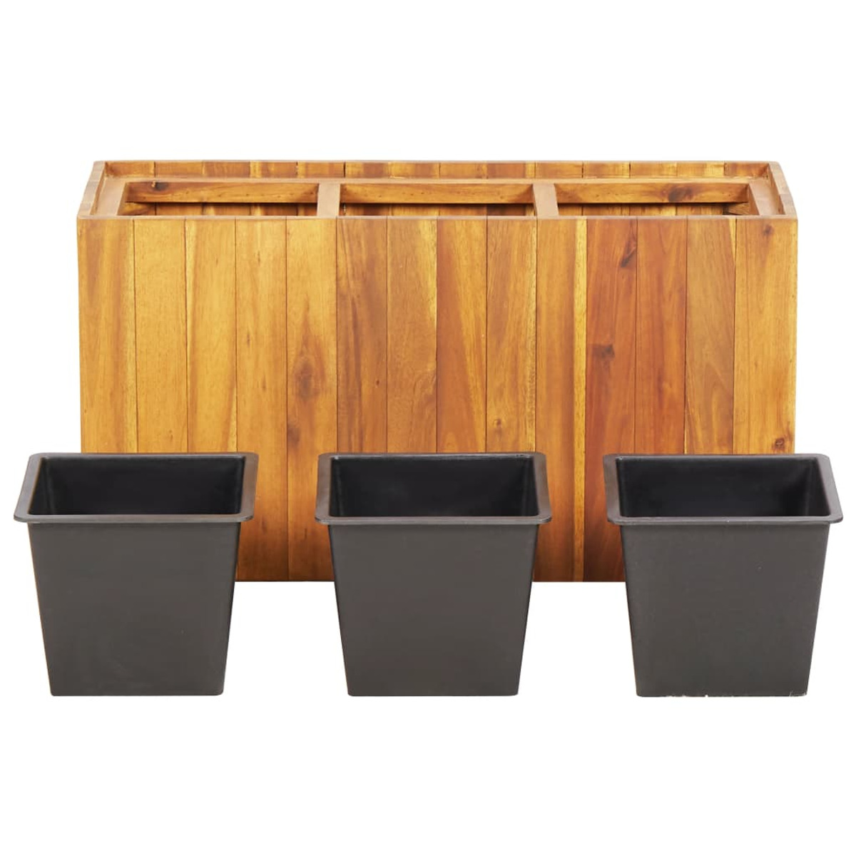 Holzpflanzkasten mit drei schwarzen Plastiktöpfen. Das Holz hat eine natürliche Farbe.