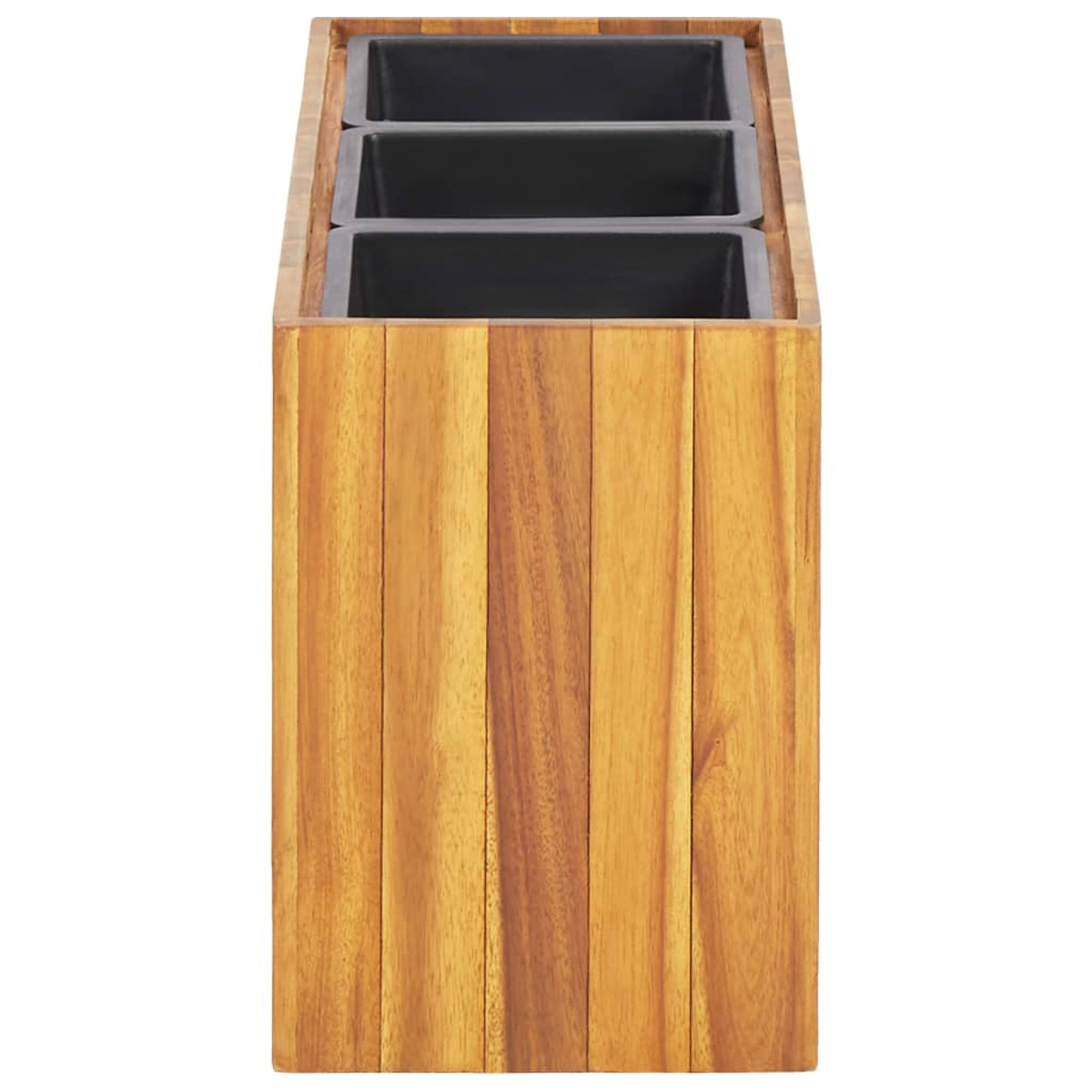 Holzpflanzer mit drei schwarzen Behältern. Hellbraunes Holz, Seitenansicht, vertikale Bretter.