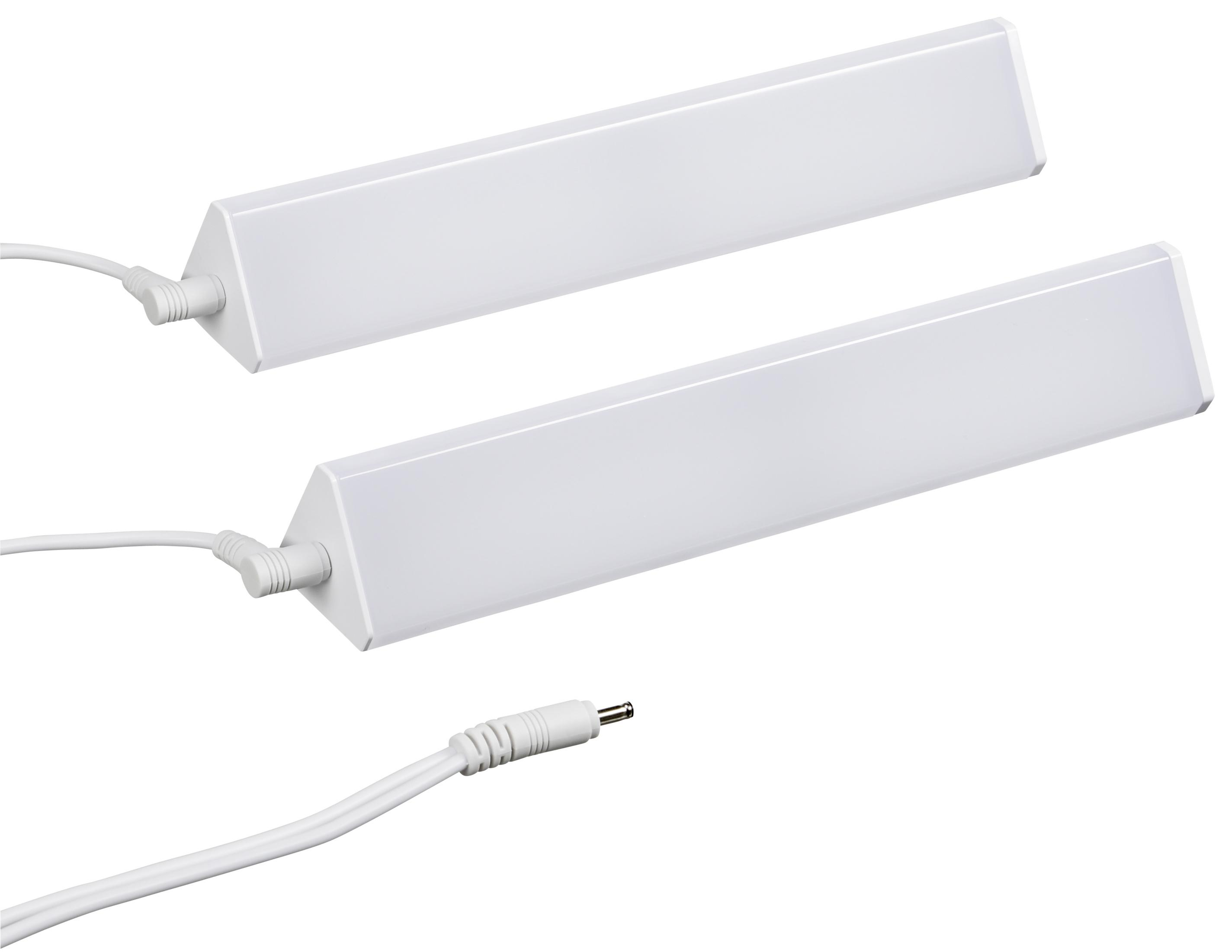 Zwei weiße LED-Lichtleisten mit Kabeln, isoliert auf weißem Hintergrund. Ein Kabel ist sichtbar.