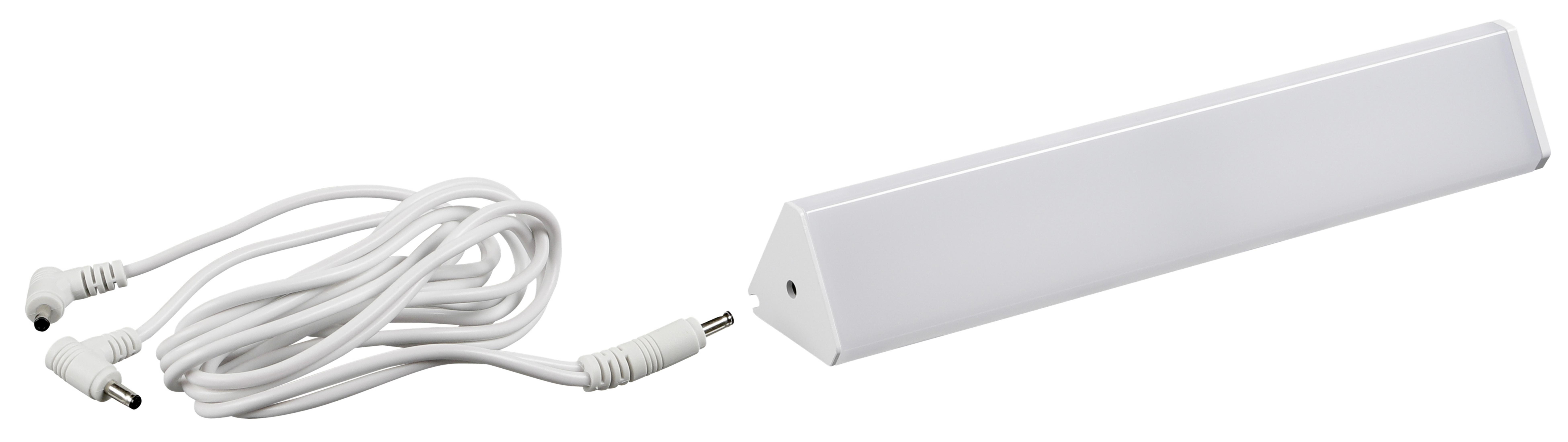 Eine weiße LED-Lichtleiste und ein weißes Netzkabel mit zwei Gleichstromanschlüssen und einem Anschluss am anderen Ende.