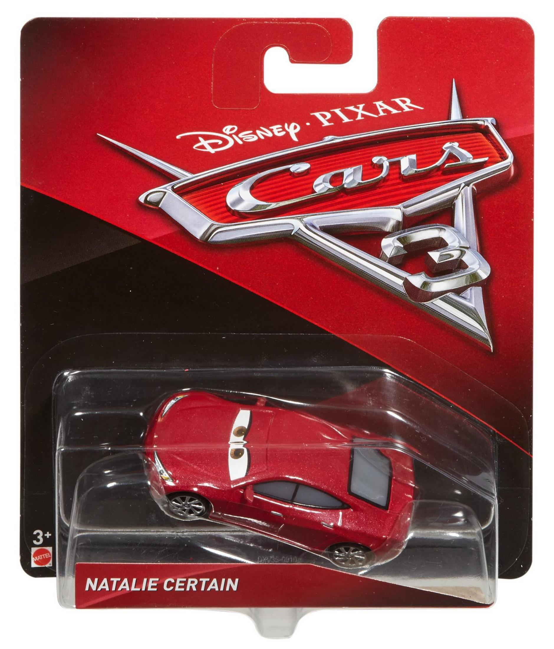 Czerwony samochodzik, Disney Cars, w przezroczystym opakowaniu z tworzywa sztucznego.