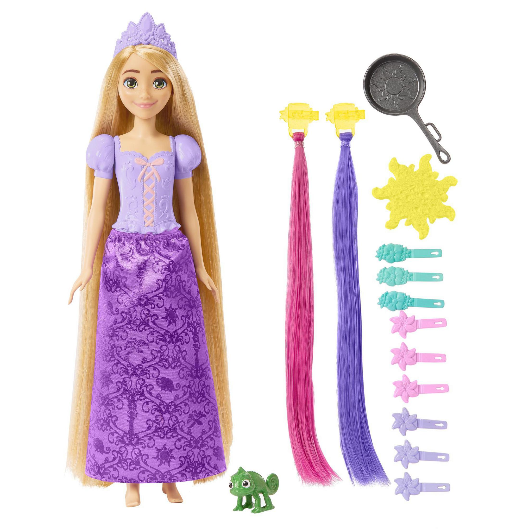 Rapunzel-Puppe mit Zubehör: Haarverlängerungen, Bratpfanne und Haarspangen.