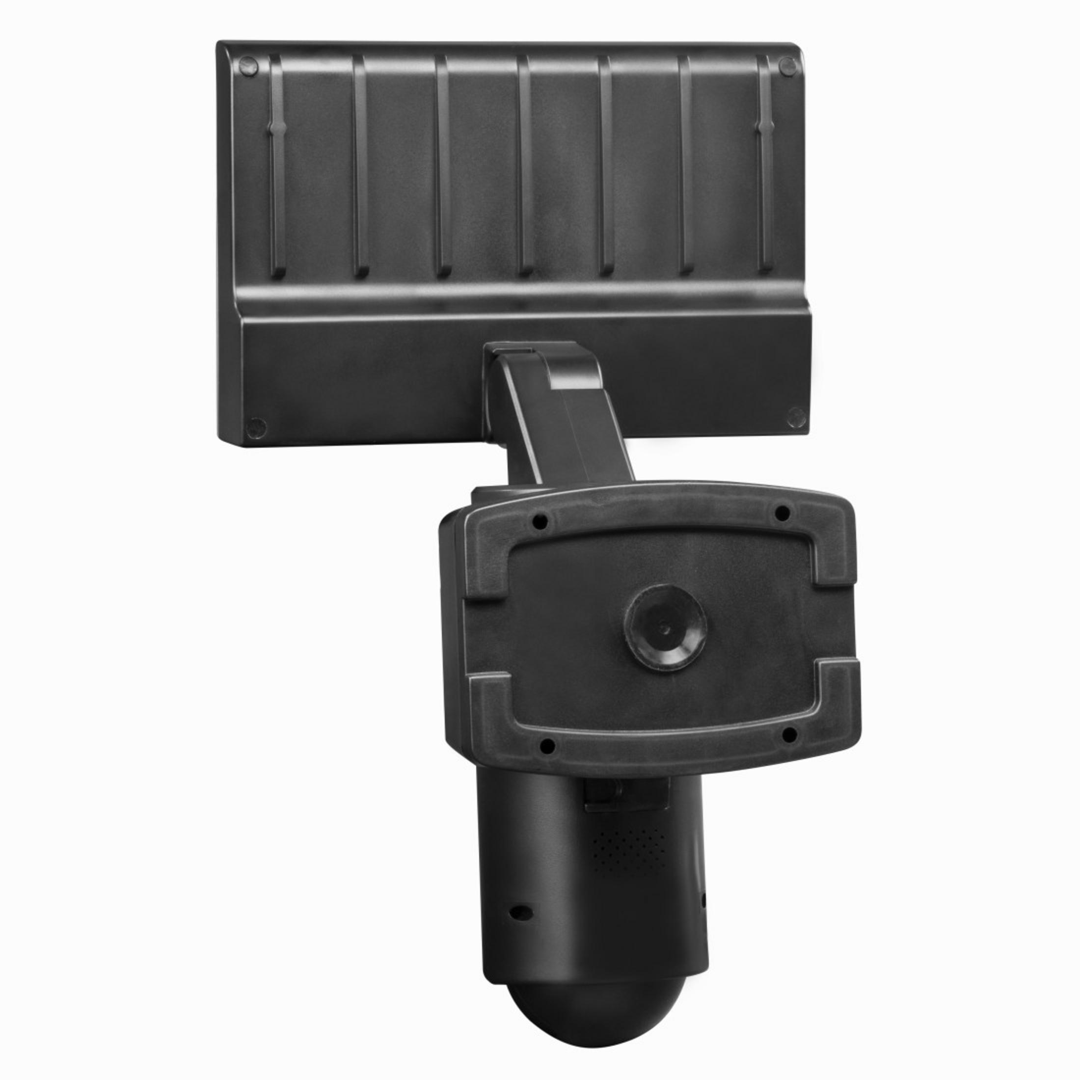 Telecamera di sicurezza nera con staffa, montata su sfondo bianco. Presenta una forma a cupola.