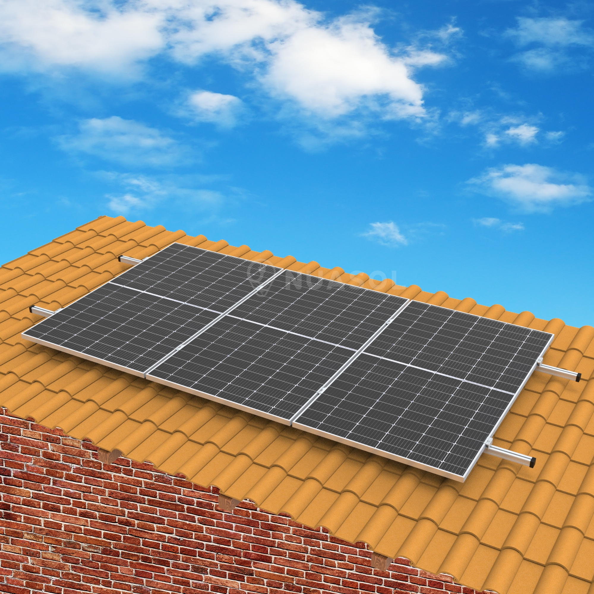 Solarpaneele auf einem Ziegeldach vor blauem Himmel mit Wolken.