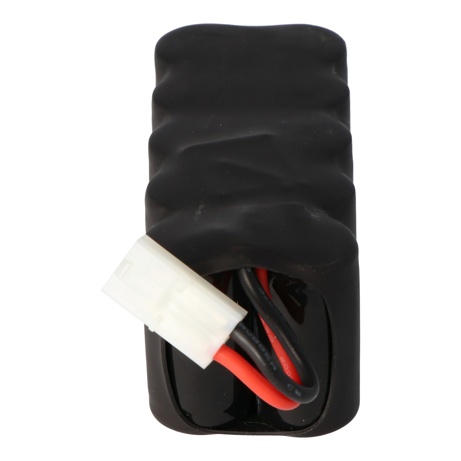Schwarze Batterie mit weißem Stecker und roten und schwarzen Drähten, auf weißem Hintergrund.