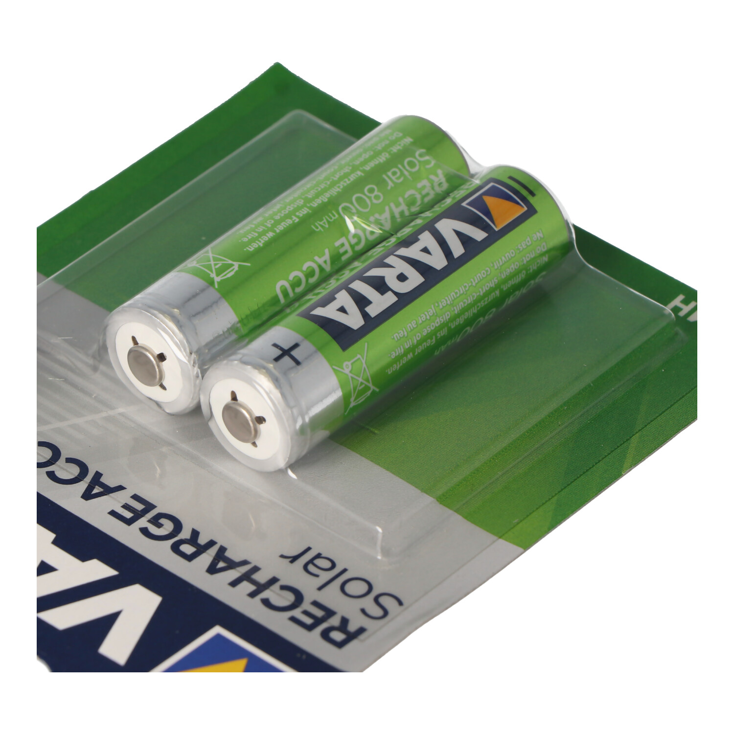 Dwie zielone akumulatory Varta AA w przezroczystym plastikowym opakowaniu. Opakowanie pokazuje nazwę marki.