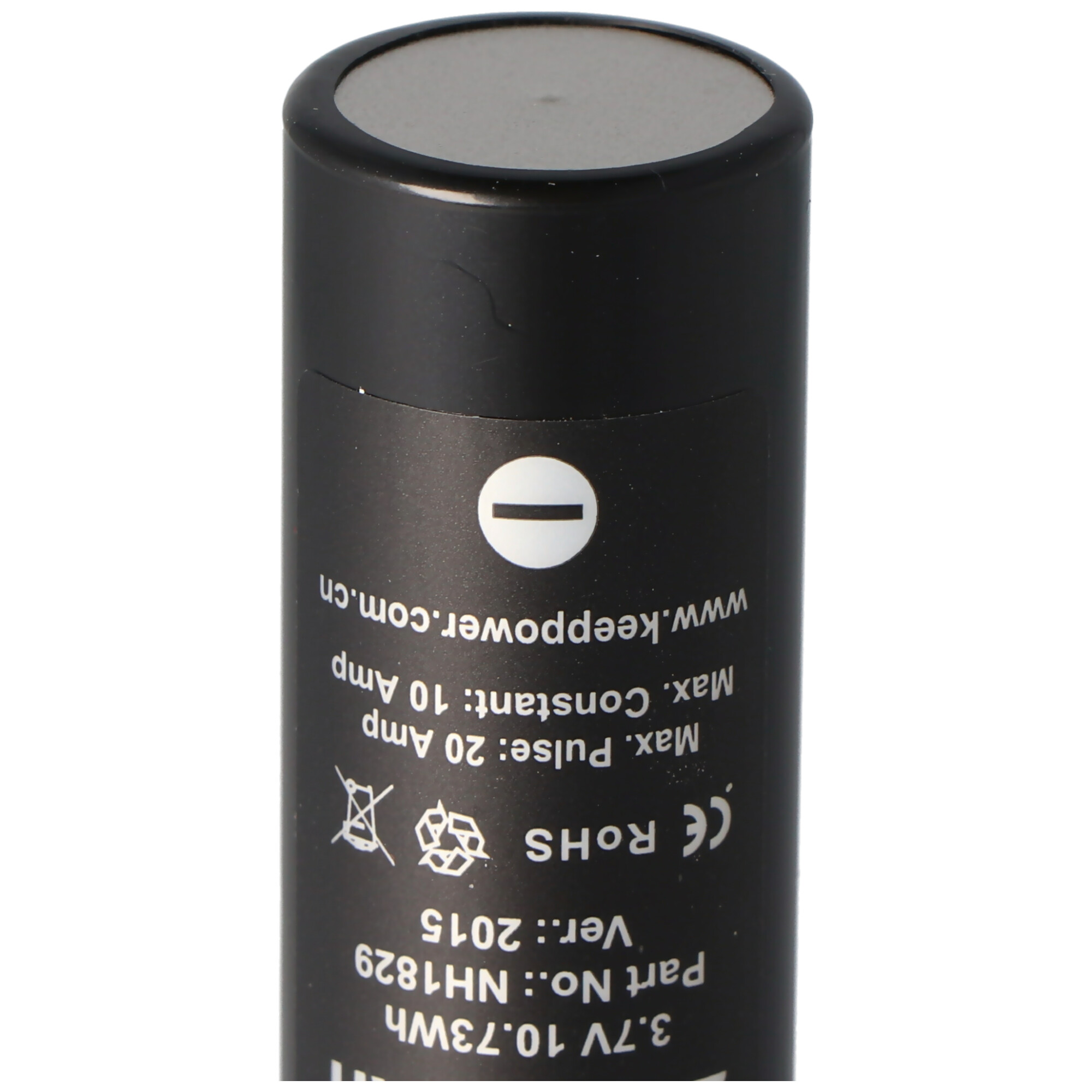 Zwarte cilindrische batterij met witte tekst. Tekst omvat 'keepower.com.cn', '10 Amp' en veiligheidssymbolen.
