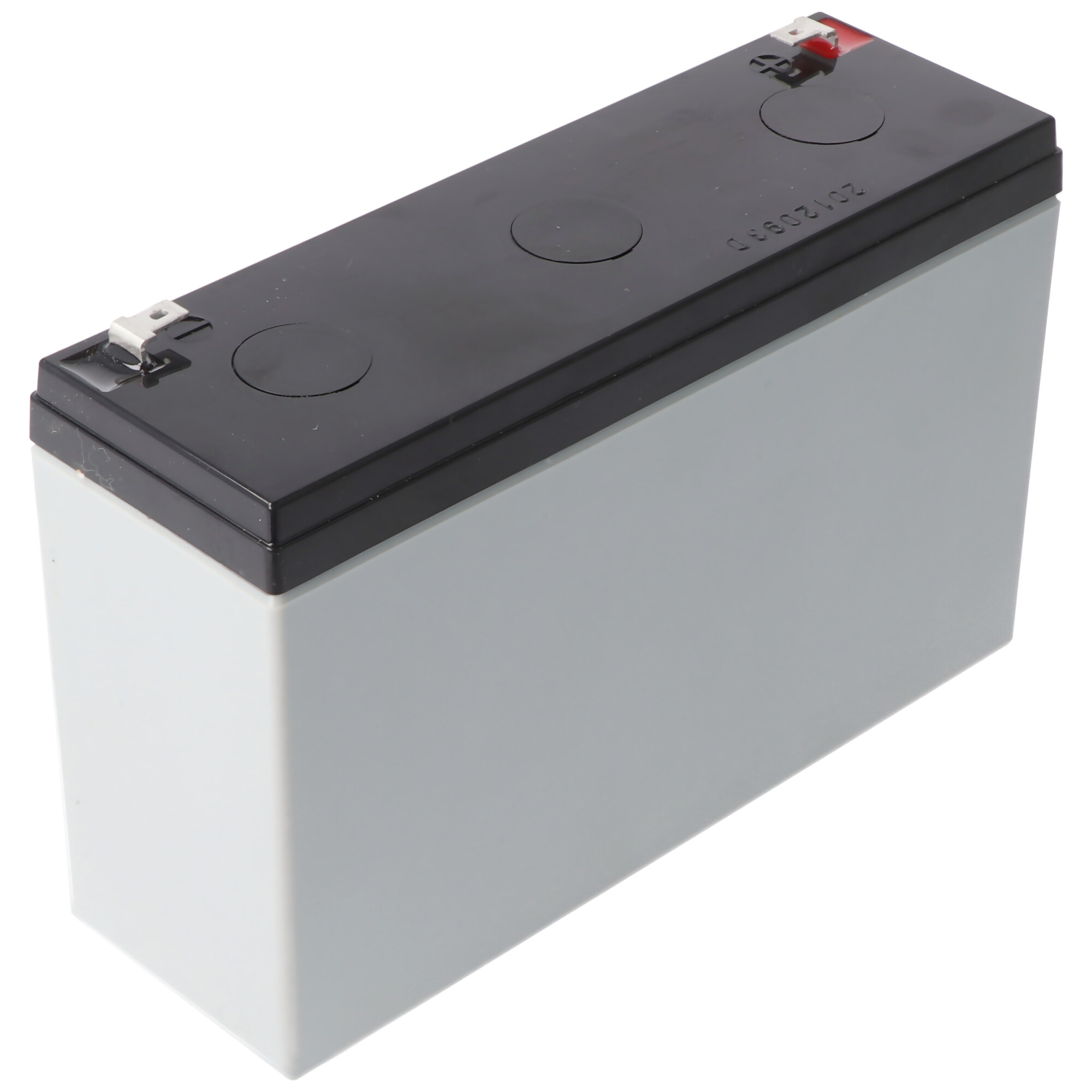 Eine rechteckige graue Batterie mit schwarzer Oberseite, von oben gesehen, isoliert auf Weiß.