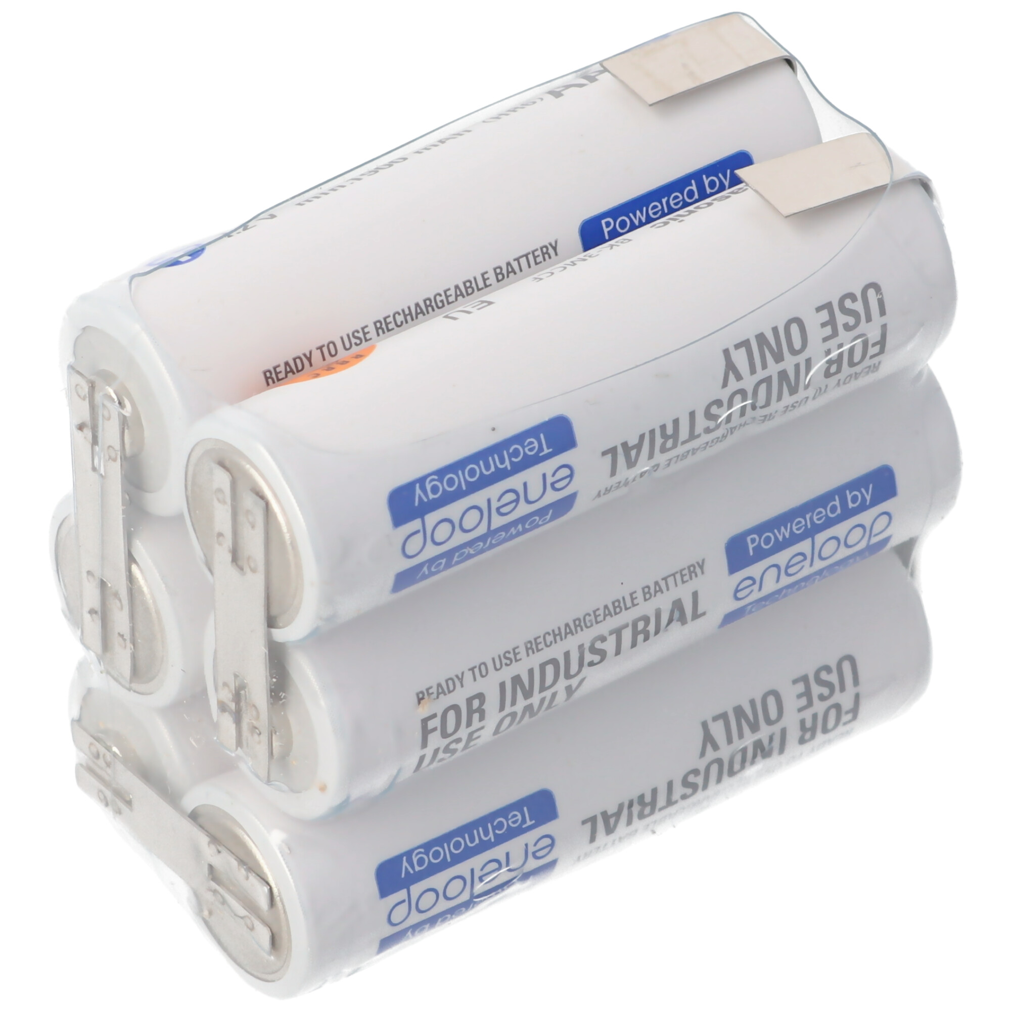 Eine verpackte Packung mit sechs weißen, wiederaufladbaren Batterien mit blauem und weißem Text.