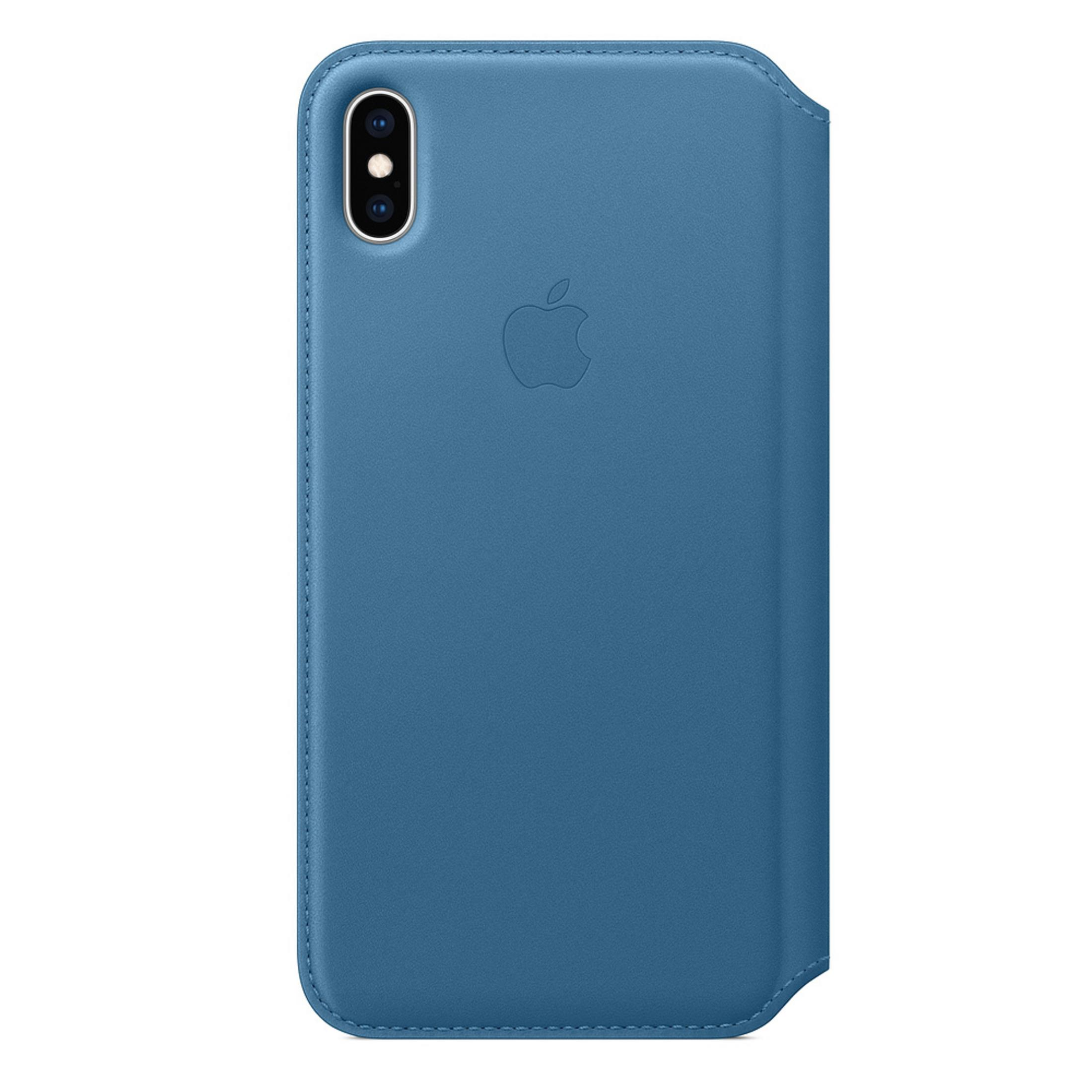 Custodia per telefono in pelle blu con logo Apple. Rilievo della fotocamera in alto.