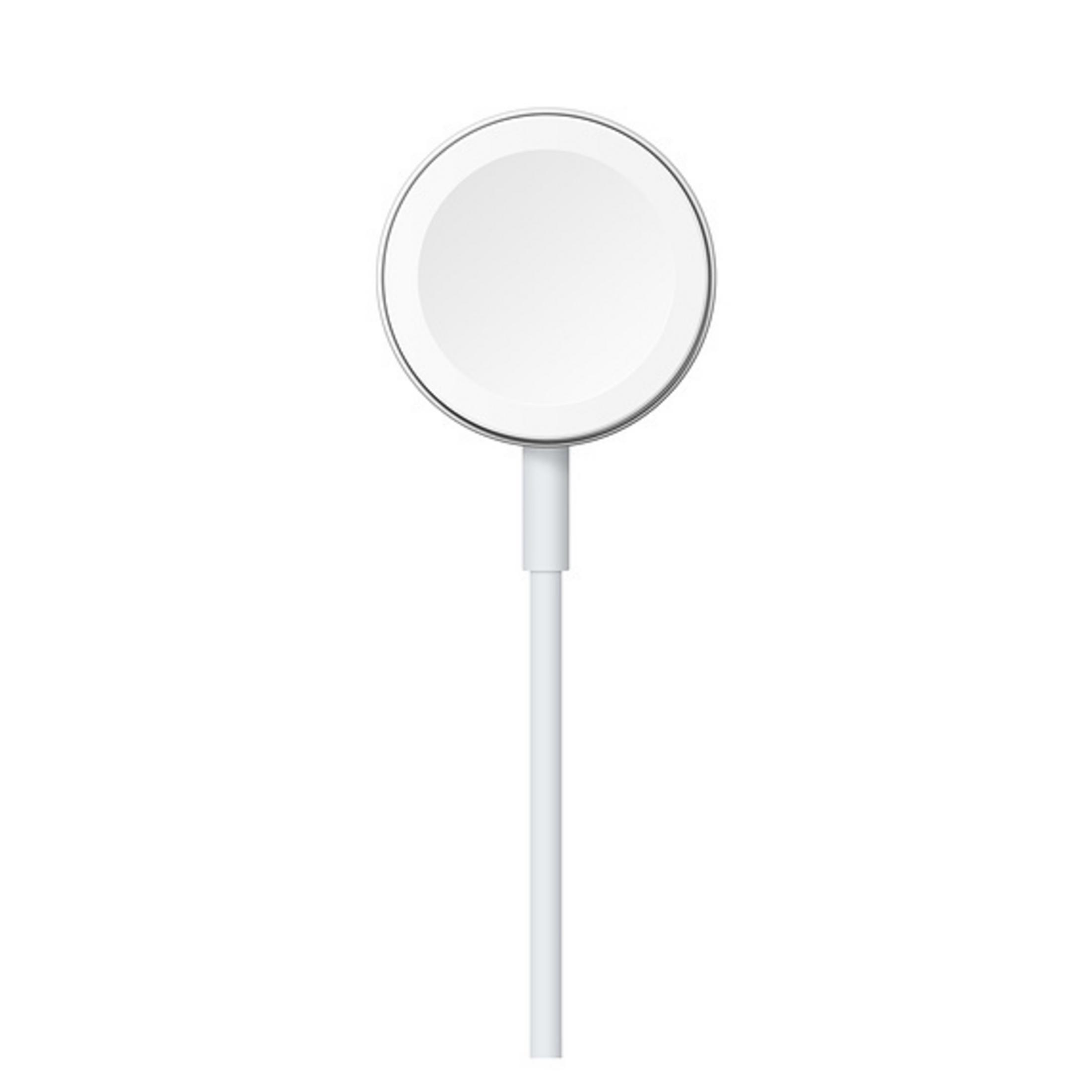 Un caricatore Apple Watch bianco con un pad di ricarica circolare e un cavo bianco.