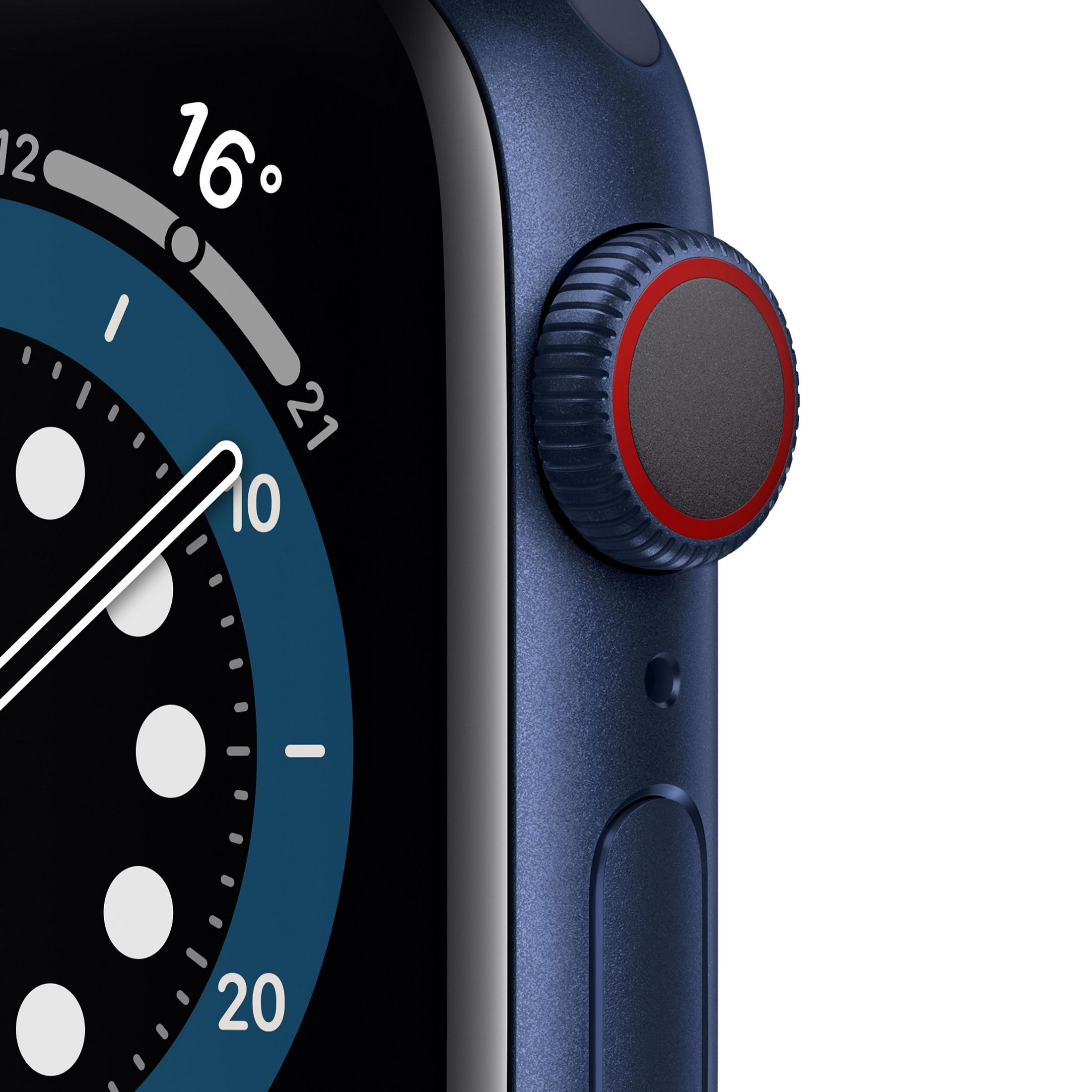 Blaue Apple Watch mit schwarzem Bildschirm. Nahaufnahme der Seite.