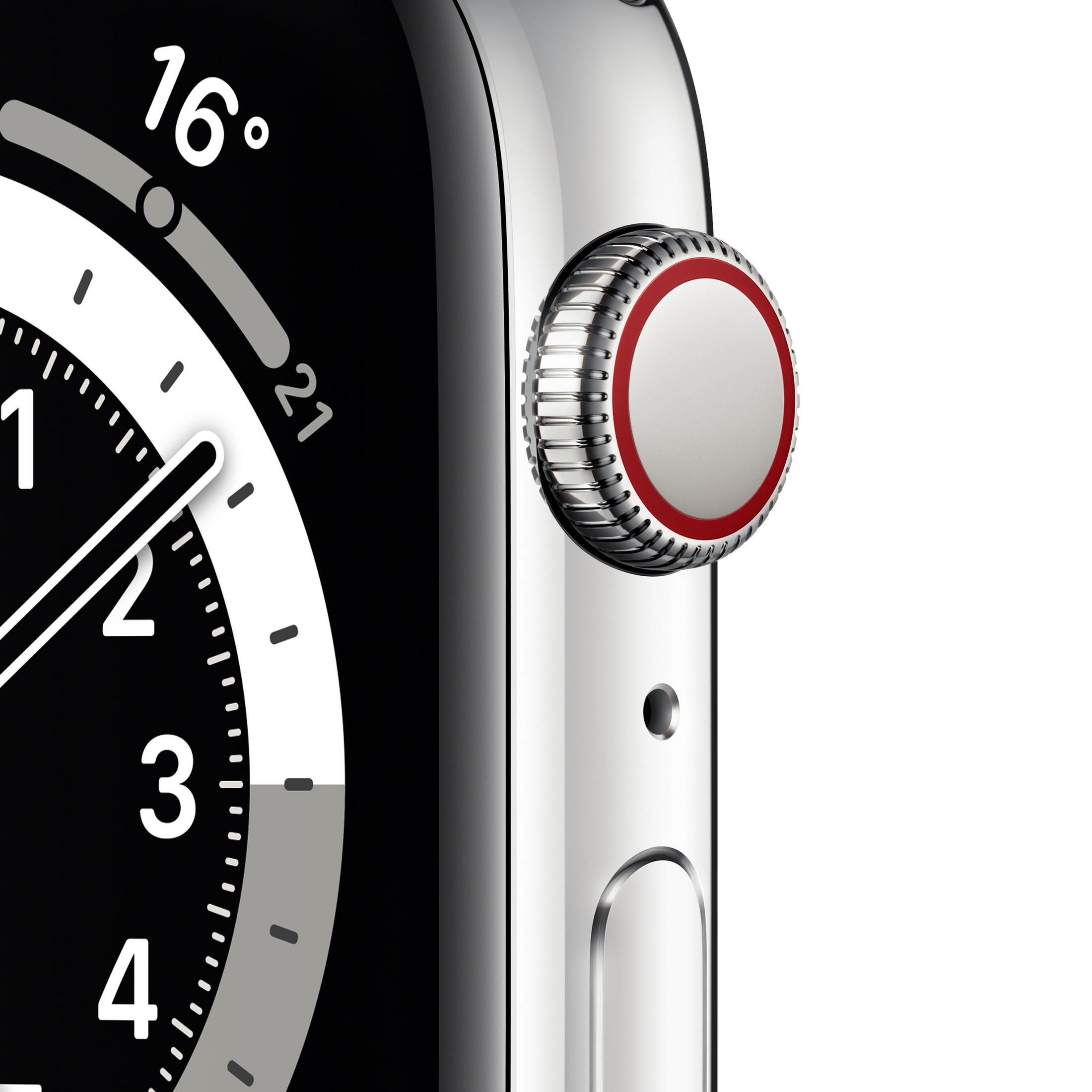 Nahaufnahme der Apple Watch. Silbernes Gehäuse, schwarzer Bildschirm mit weißen Zahlen. Rote Krone.