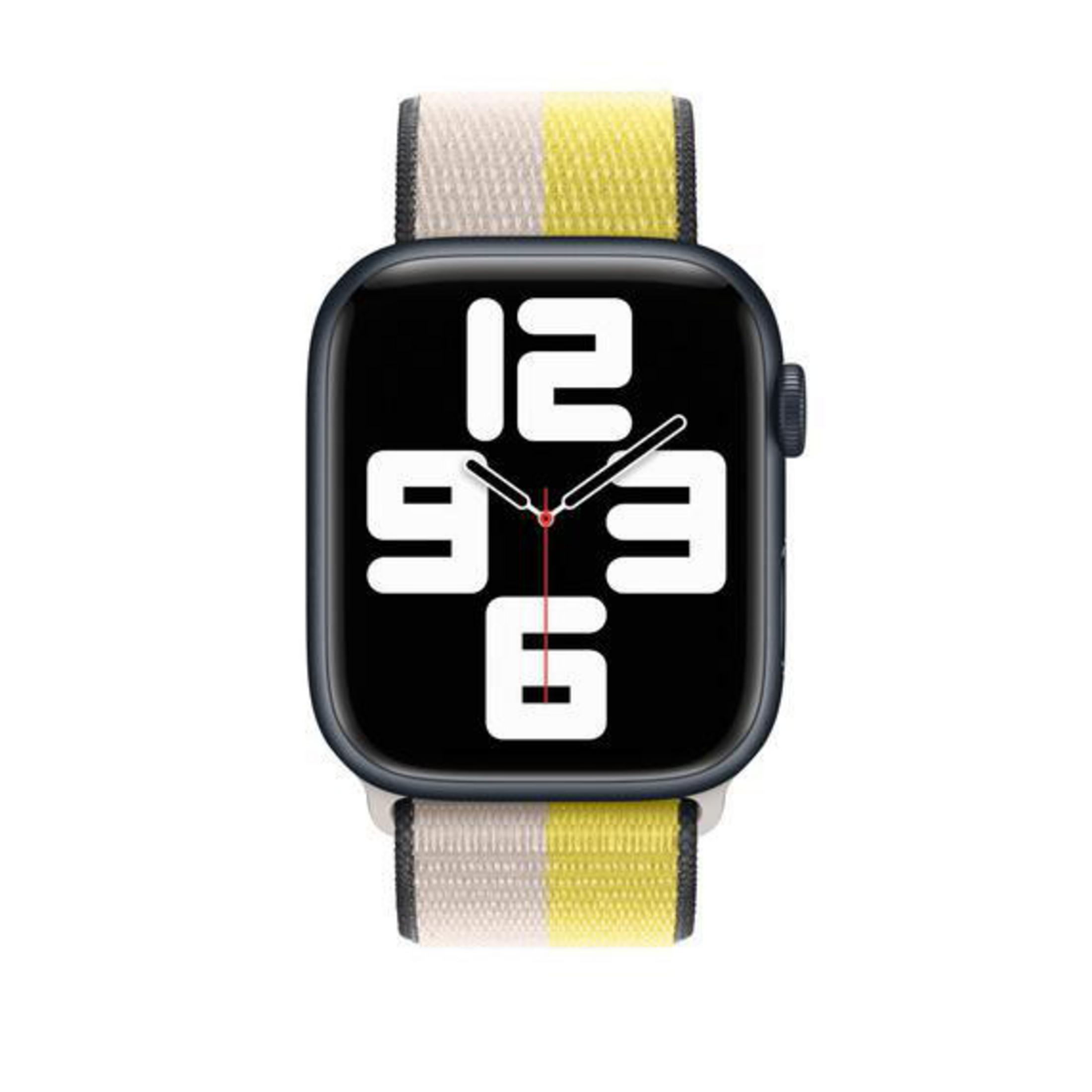 Apple Watch z paskiem w paski. Tarcza zegarka pokazuje cyfry 12, 9, 3 i 6. Pasek jest żółto-biały.