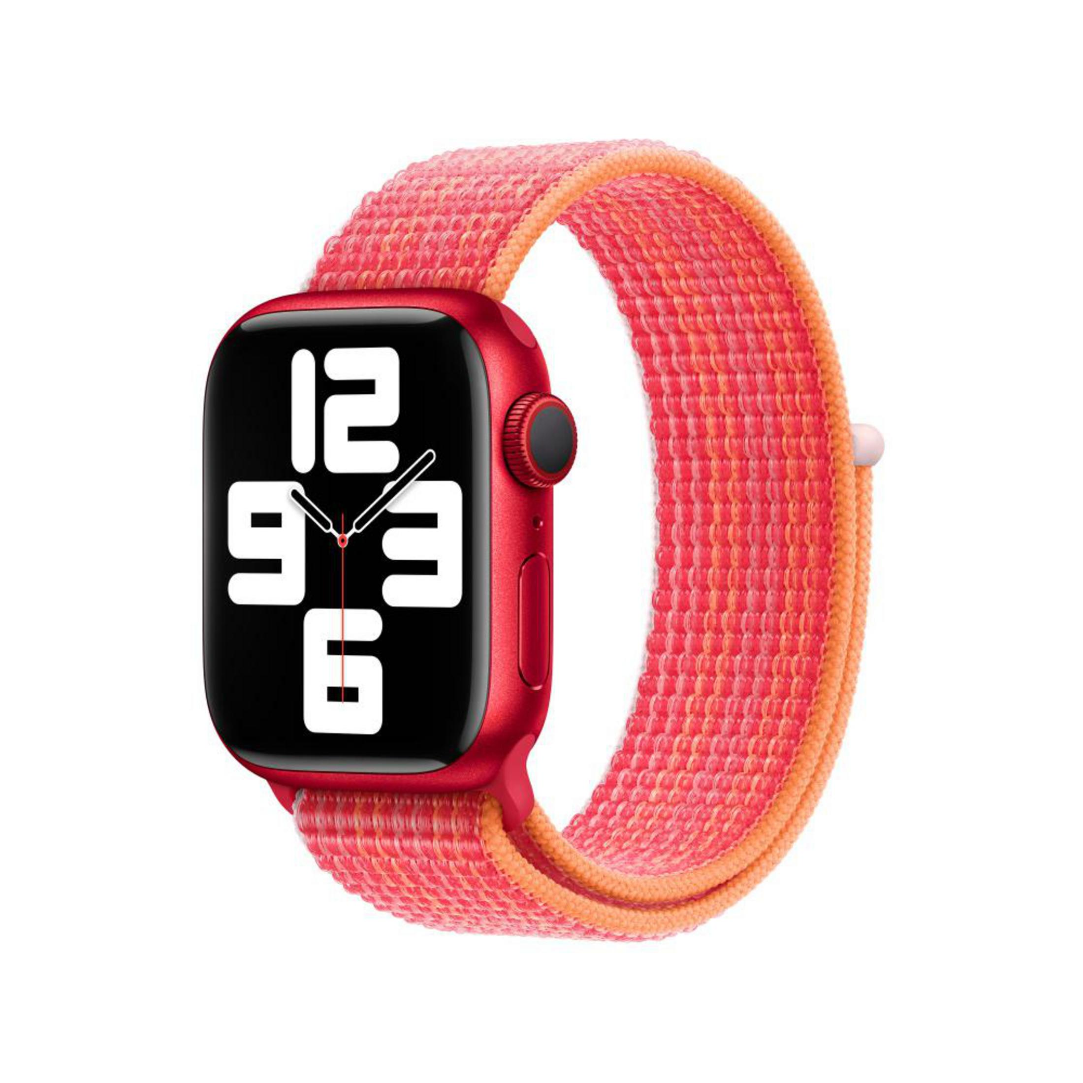 Apple Watch rouge avec un bracelet tissé rouge et orange. Le cadran affiche l'heure et a un cadran rouge.