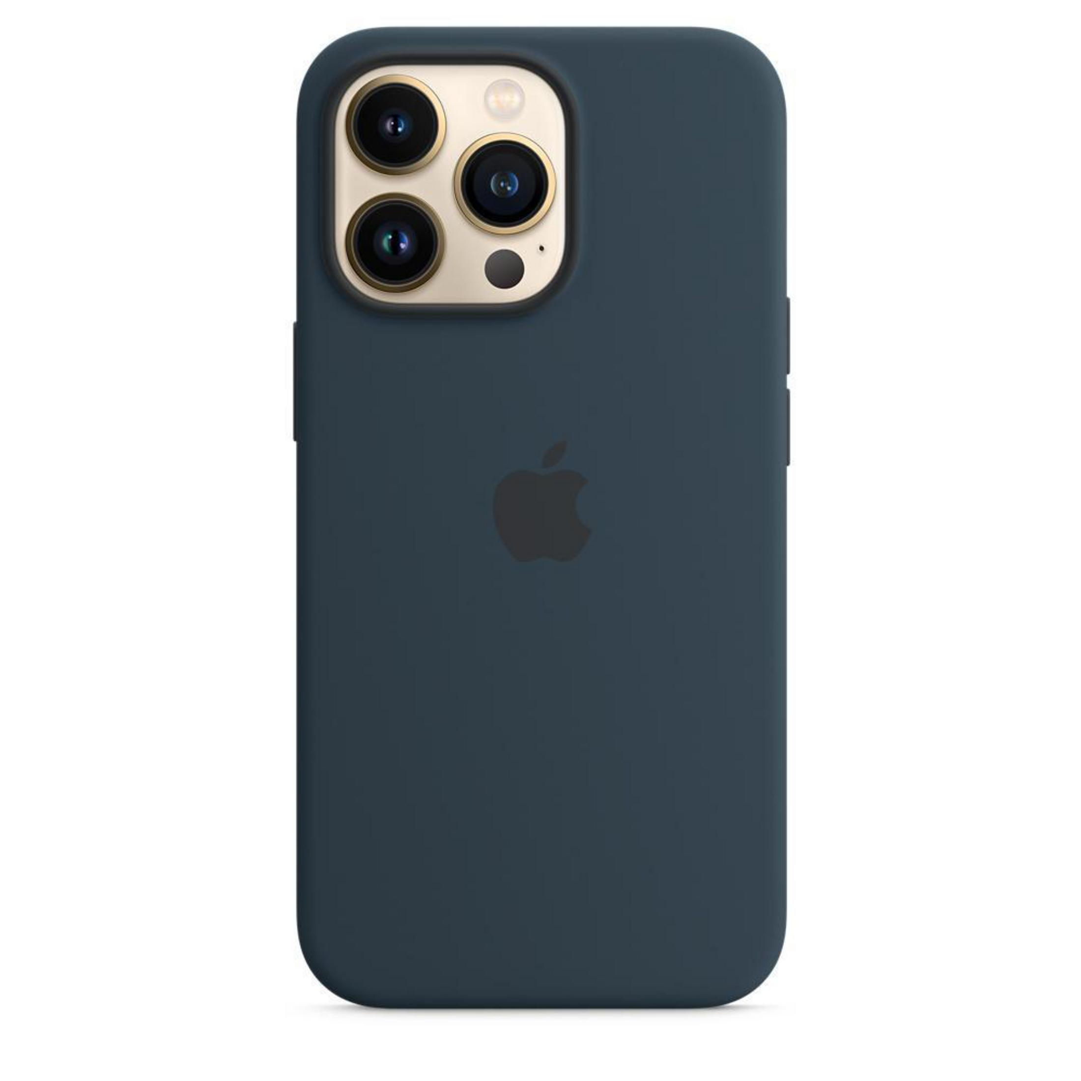 Dunkelblaue Handyhülle mit drei Kameras und Apple-Logo, weißer Hintergrund.