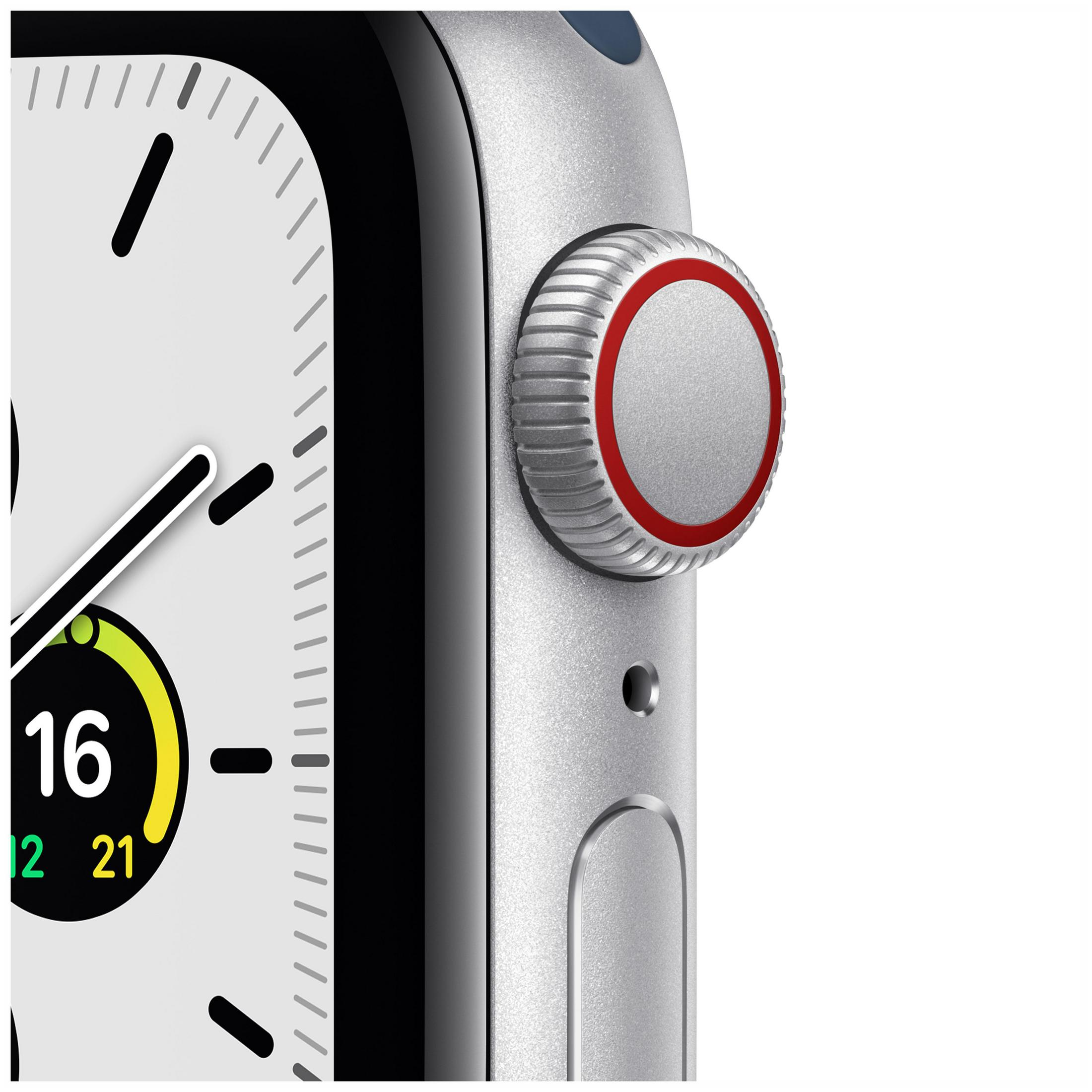 Detalle del Apple Watch plateado. Muestra el lateral con la corona digital y la esfera con la hora.