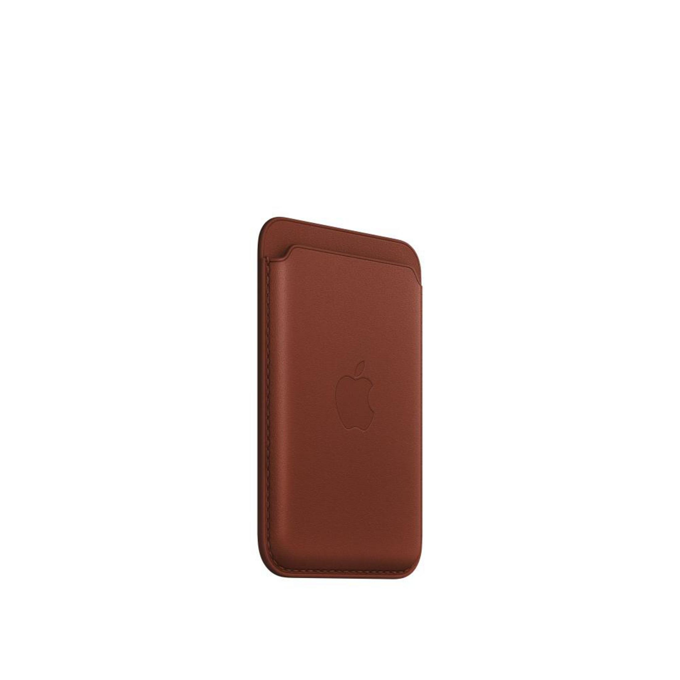 Eine braune iPhone-Hülle aus Leder mit einem geprägten Apple-Logo auf der Rückseite.