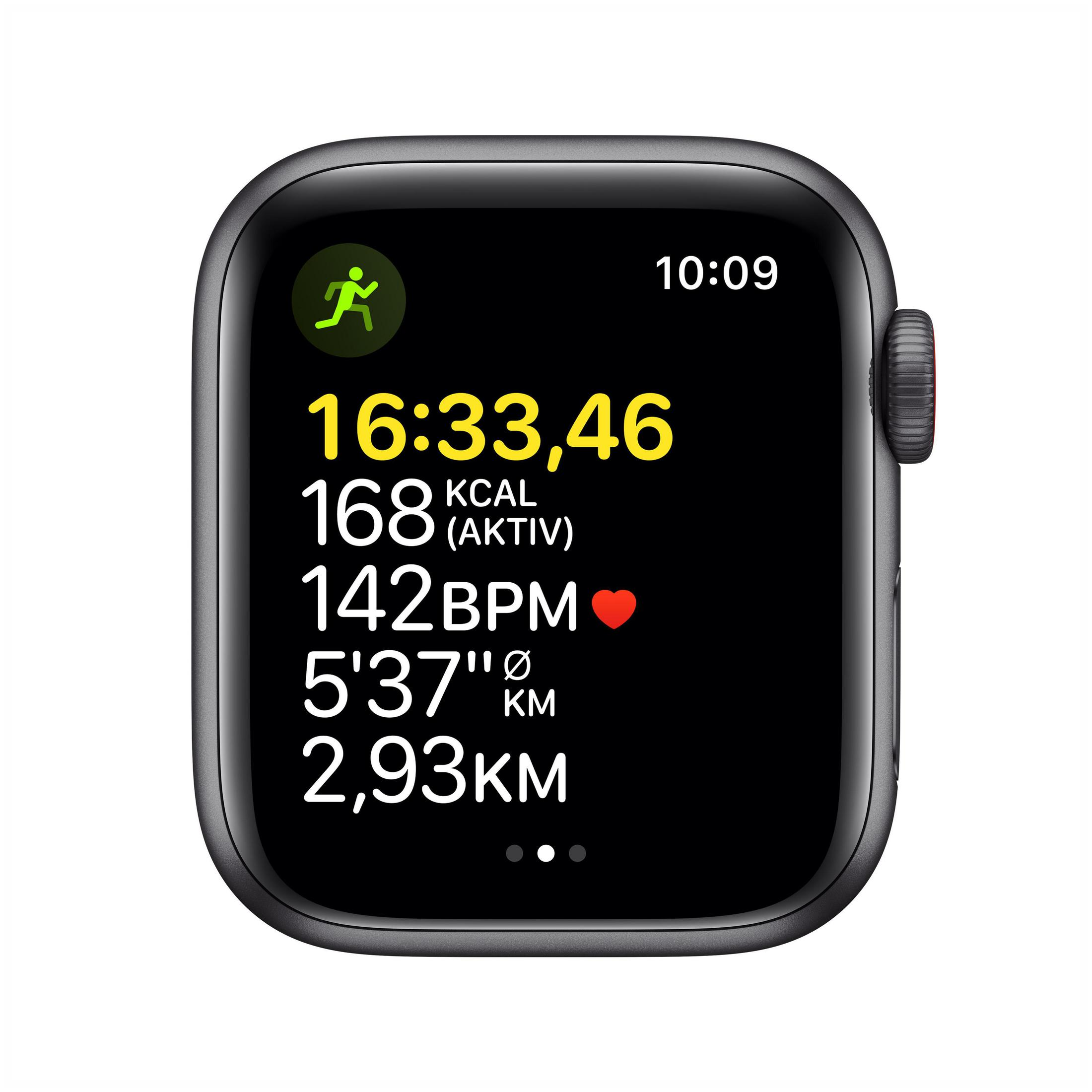 Apple Watch z danymi treningu na ekranie, w tym czas, kalorie i km.