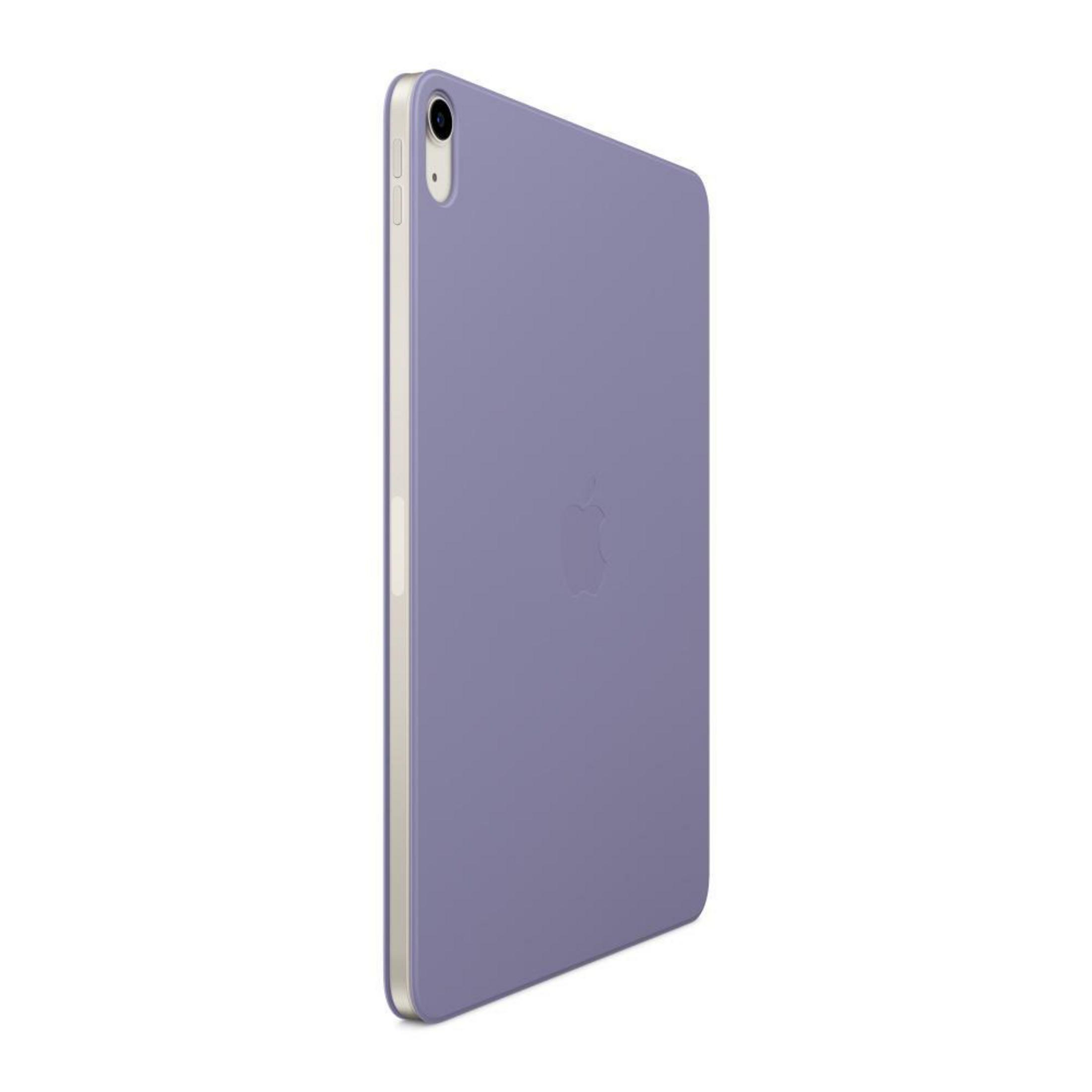 Una funda de tableta morada con un logo de Apple, mostrada en ángulo sobre un fondo blanco.