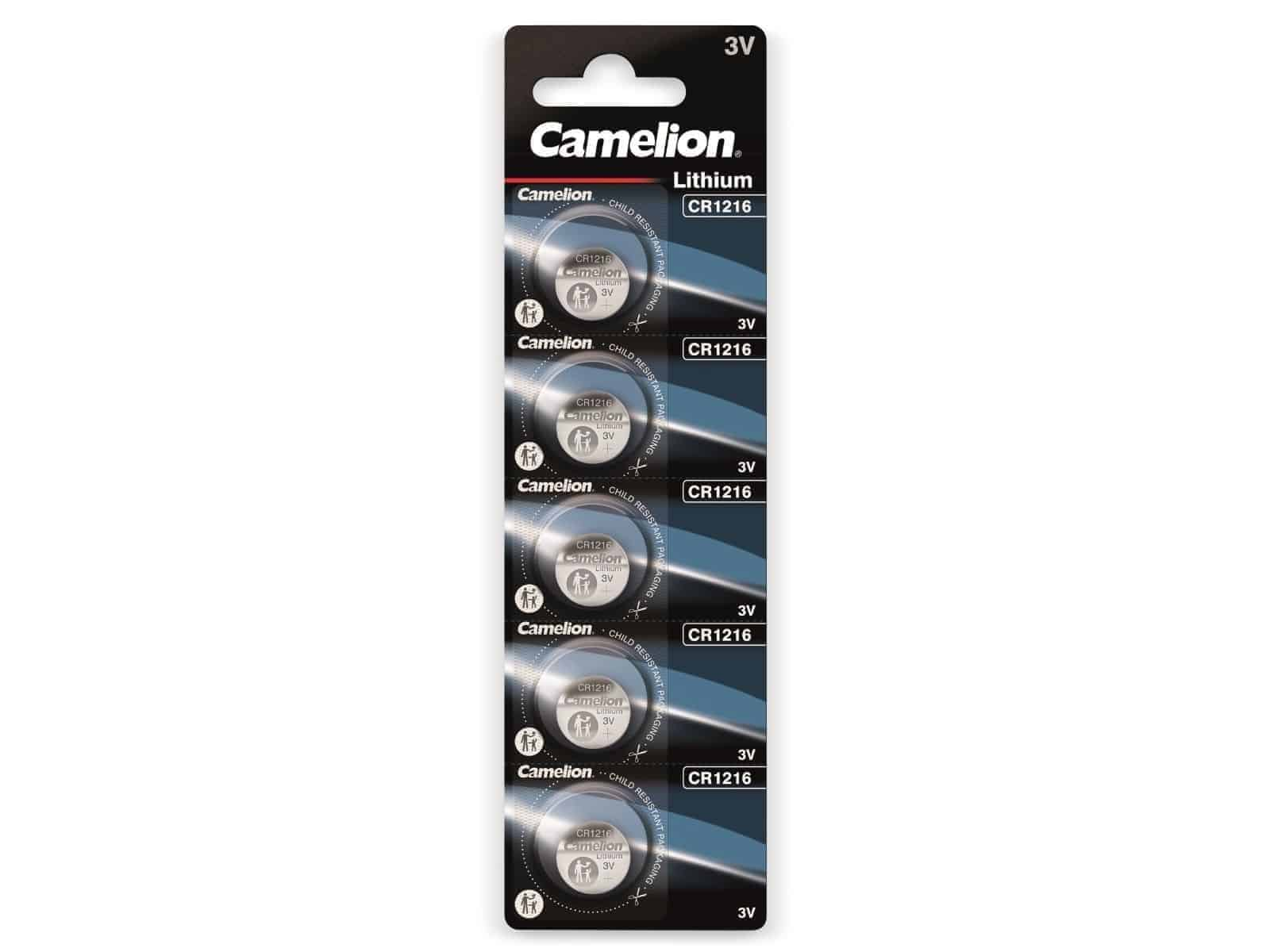 Confezione blister di cinque batterie a bottone al litio, etichettate 'Camelion Lithium CR1216 3V'.
