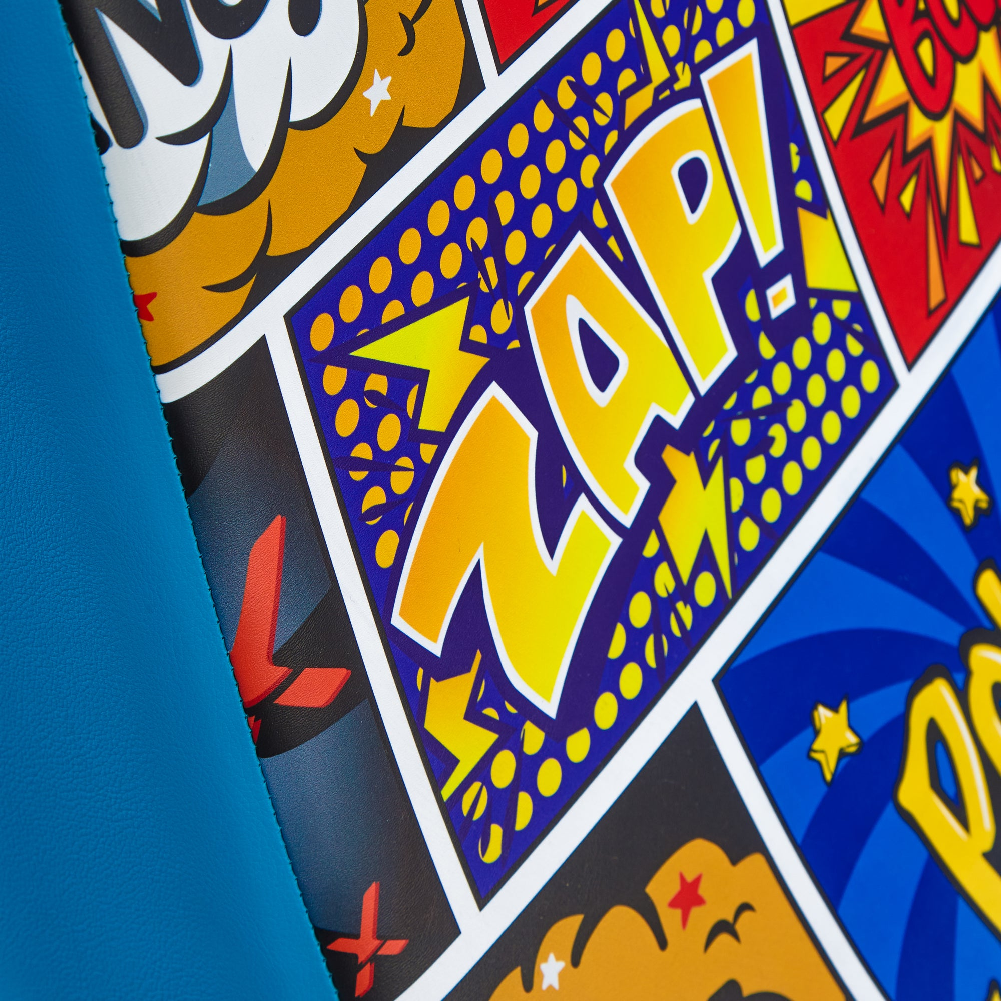 Comic-Panel mit dem Wort 'ZAP!' in großen gelben Buchstaben auf blauem Hintergrund.