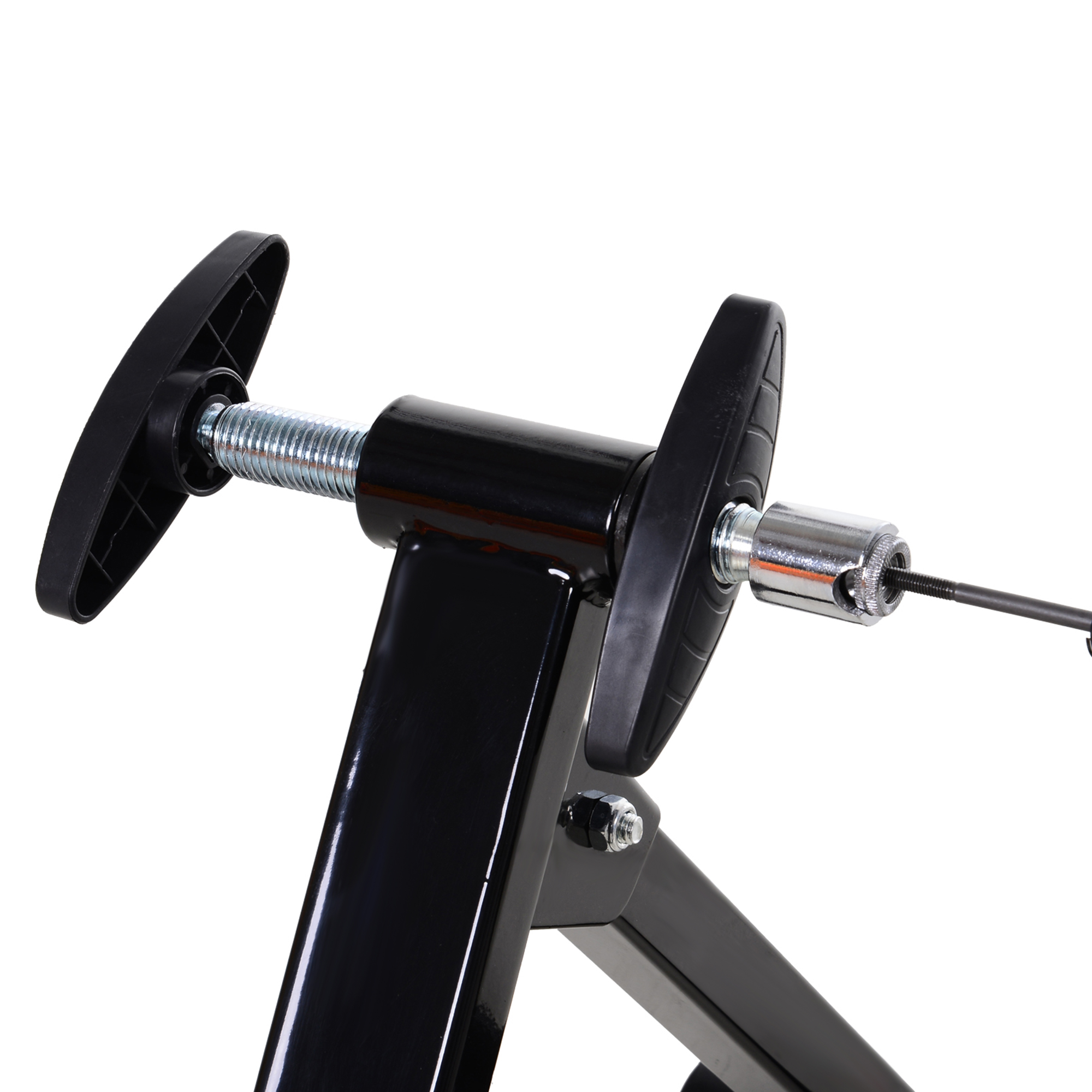 Entrenador de bicicleta negro con componente de ajuste plateado y manijas negras, aislado sobre blanco.