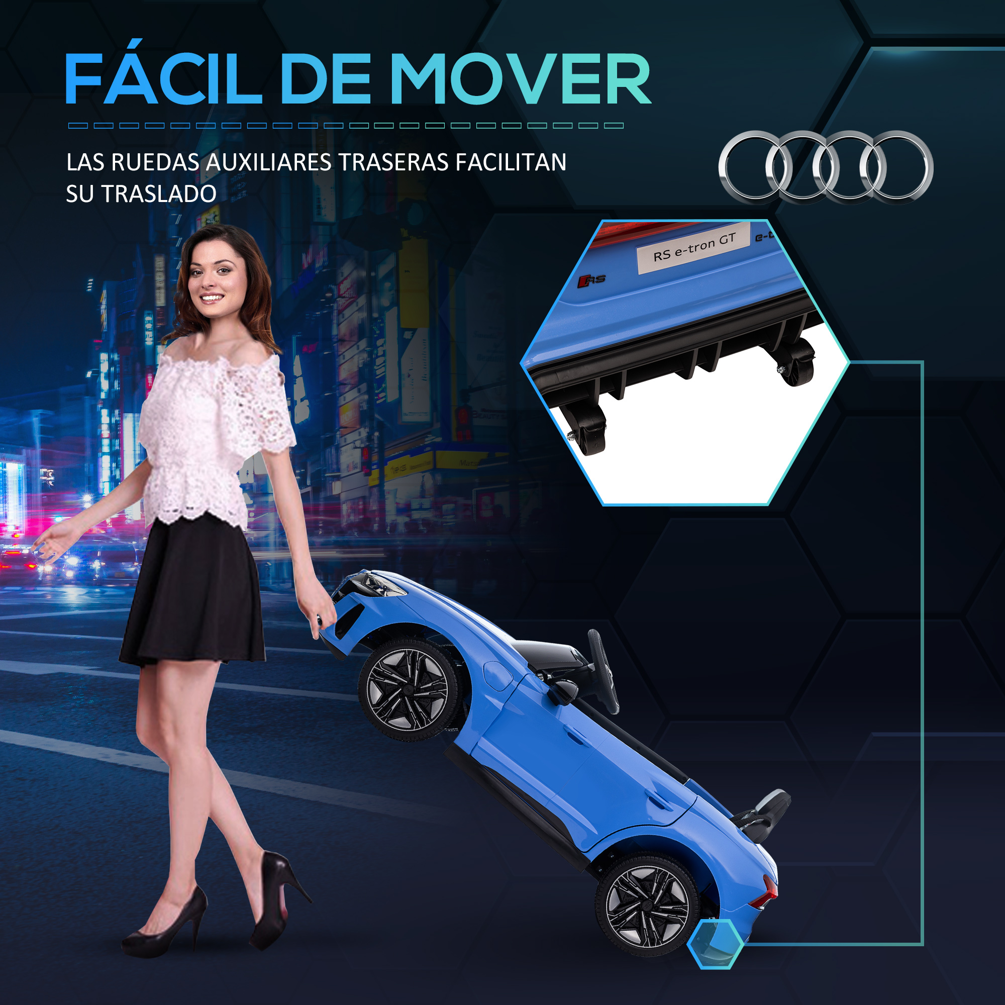 Mujer con un coche de juguete azul. El coche tiene un logo de Audi. Lo está levantando.