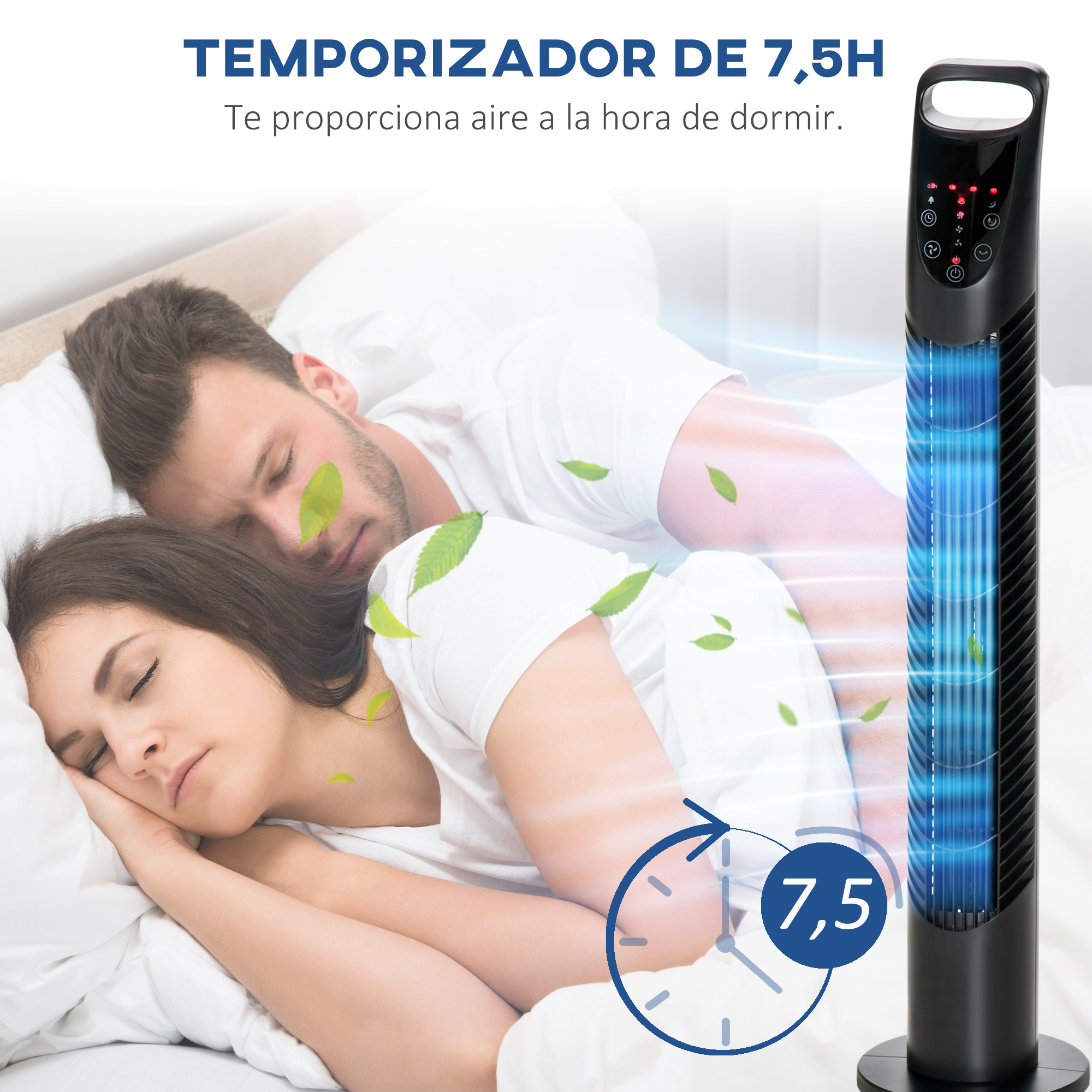 Una pareja durmiendo en la cama. Un ventilador negro alto en el fondo.