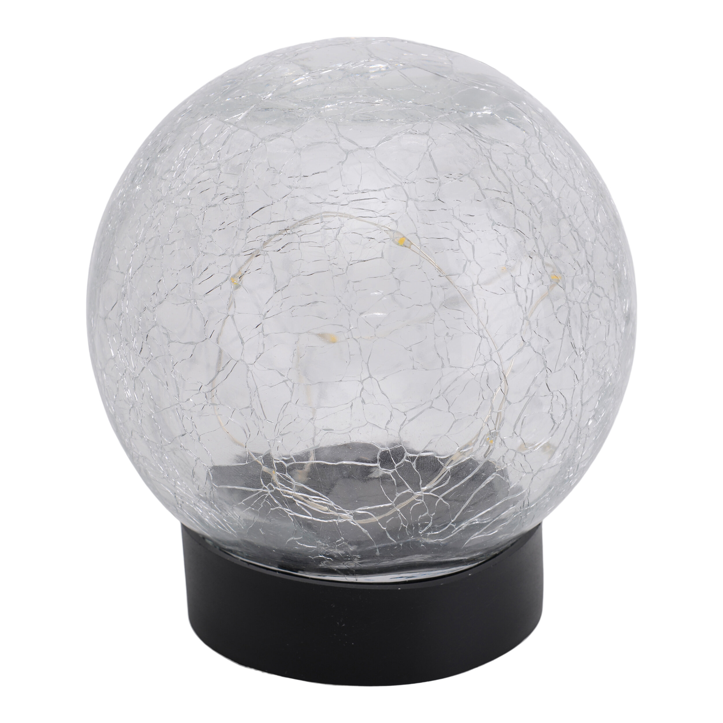 Ein klarer Glaskugel mit internen Lichterketten, auf einem schwarzen Sockel.