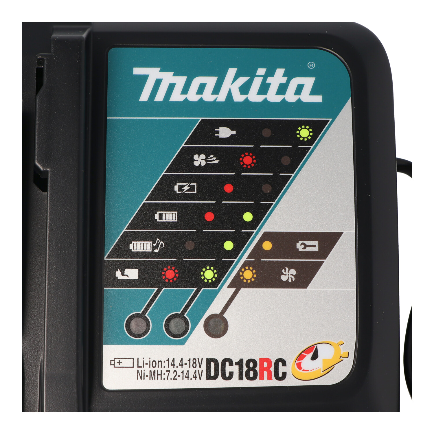 Ein Makita-Akkuladegerät mit einem Display, das den Ladestatus und Informationen zum Batterietyp anzeigt.