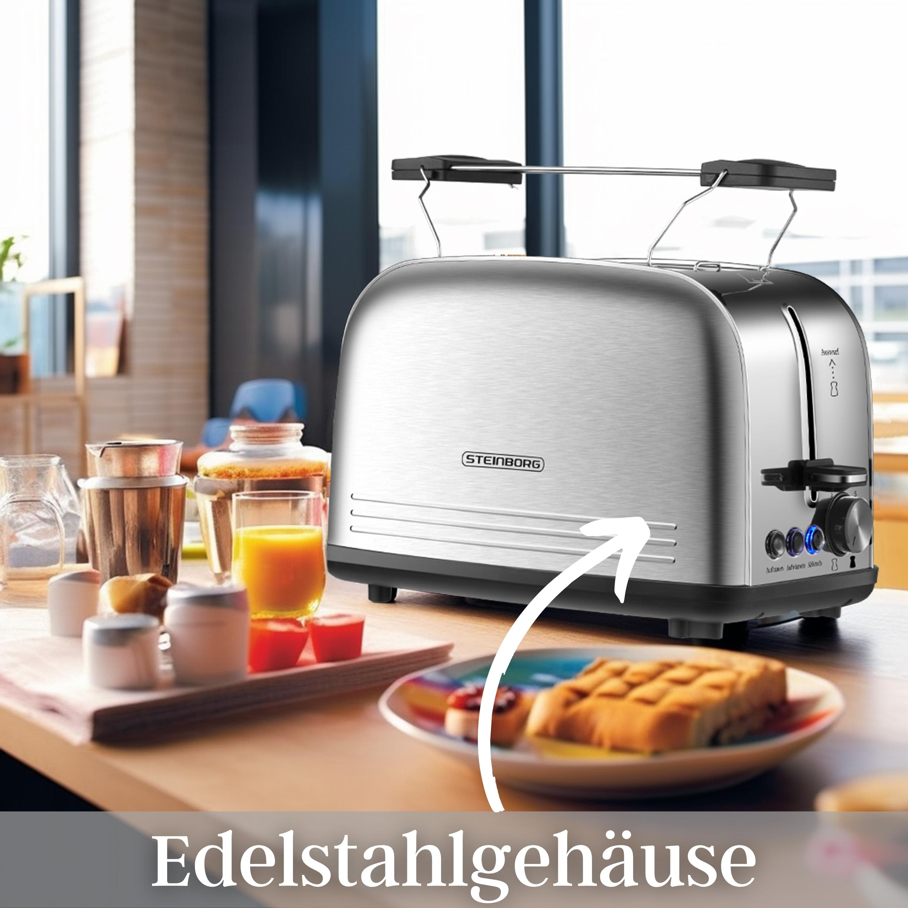 Edelstahl-Toaster mit Brot, Saft und Marmelade auf einem Holztisch.