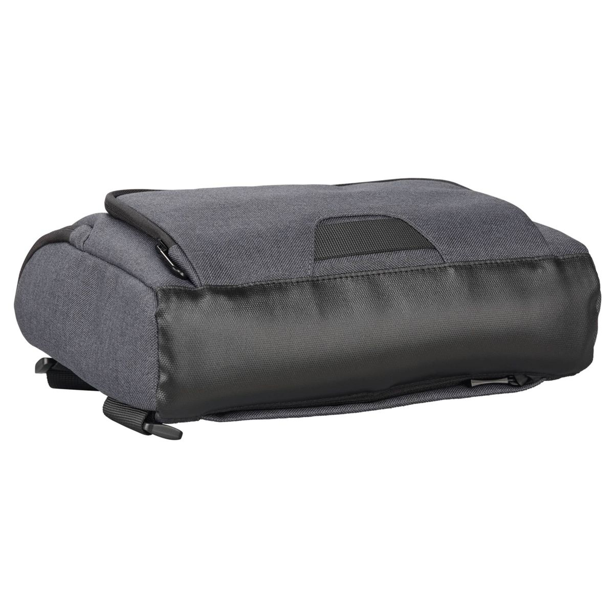 Dunkelgrauer Rucksack, von oben gesehen. Ober- und Unterseite sind dunkler.