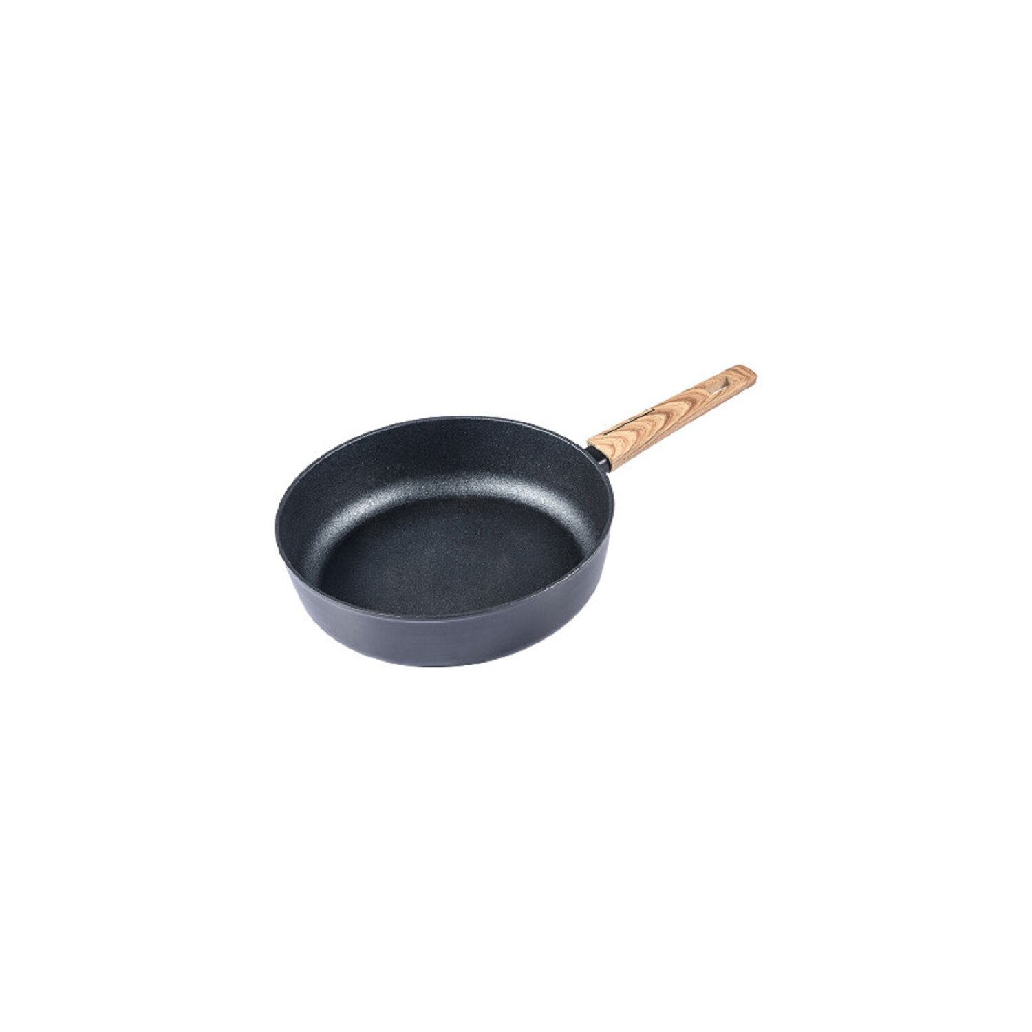 Schwarze Bratpfanne mit Holzgriff auf weißem Hintergrund.