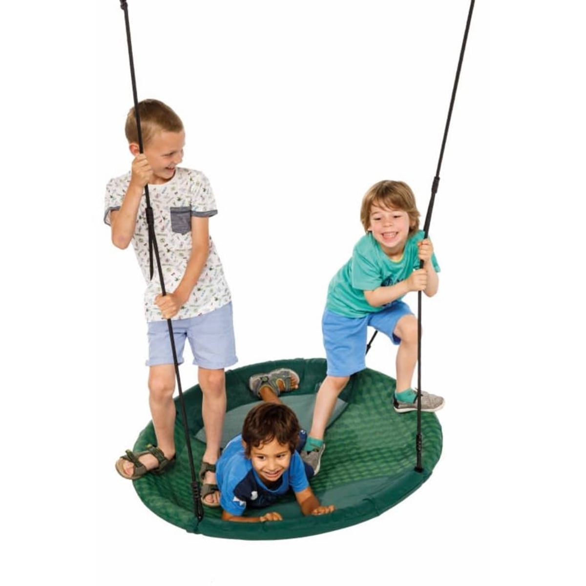 Drei Kinder auf einer runden Schaukel. Zwei stehen, einer liegt.