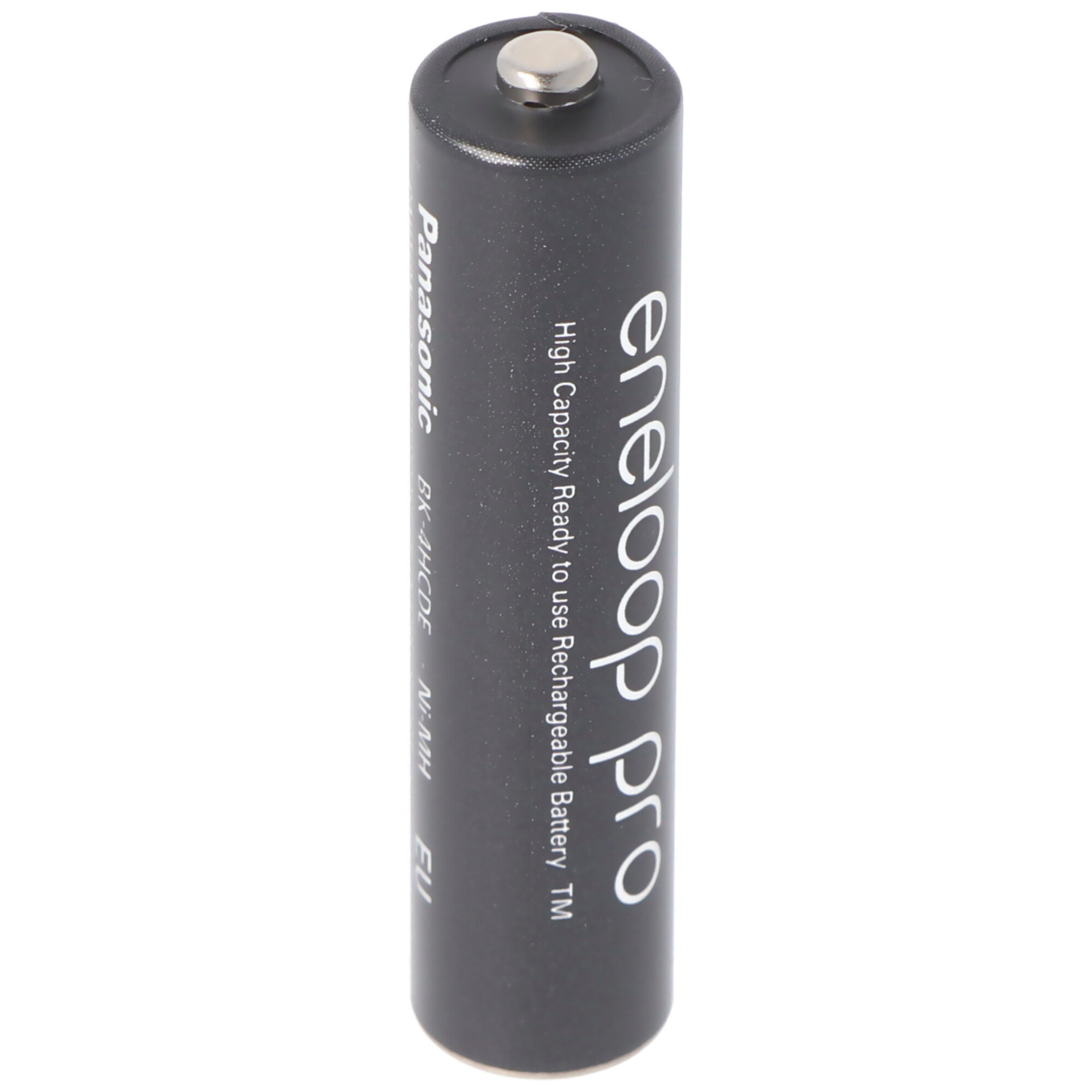 Eine schwarze, wiederaufladbare Eneloop Pro AA-Batterie mit weißem Text.