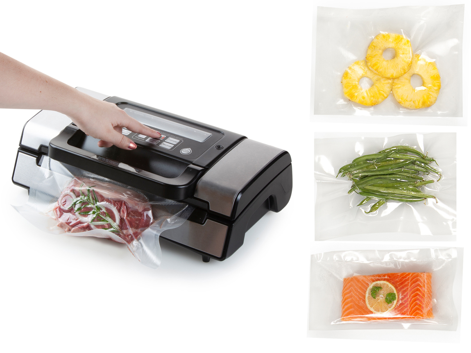 Aliments dans des sacs scellés sous vide en préparation. Comprend du steak, des haricots verts, de l'ananas et du saumon.