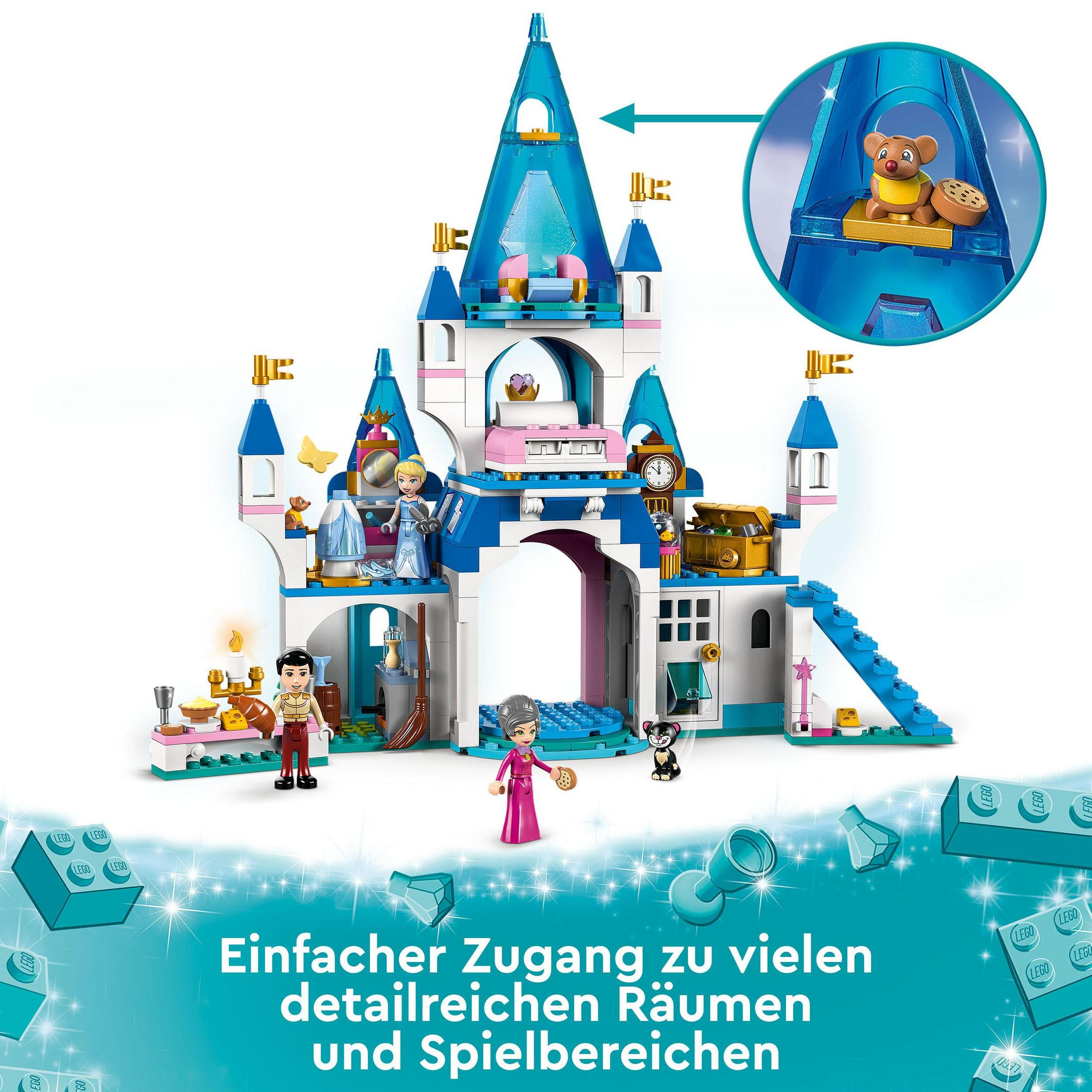 Een Lego-kasteel met figuren. Het heeft torens, een blauw dak en figuren. Witte achtergrond.