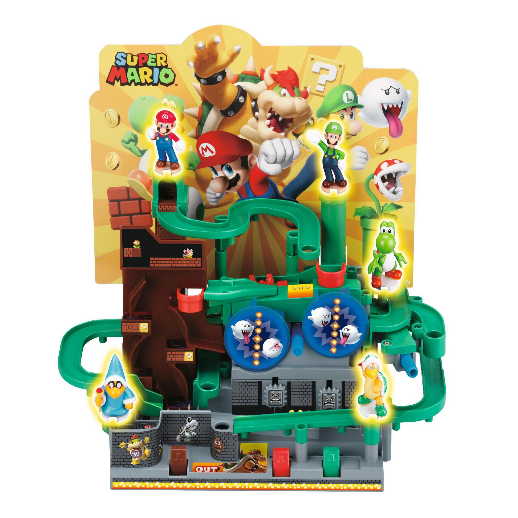 Super Mario Spielset mit Figuren von Charakteren und einer Rennstrecke.
