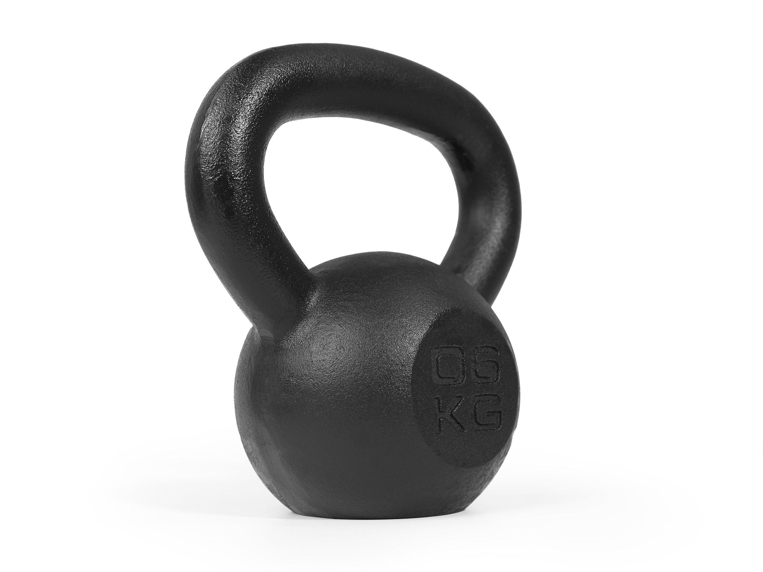 Schwarze Kettlebell auf weißem Hintergrund. Es steht '06 KG' darauf.