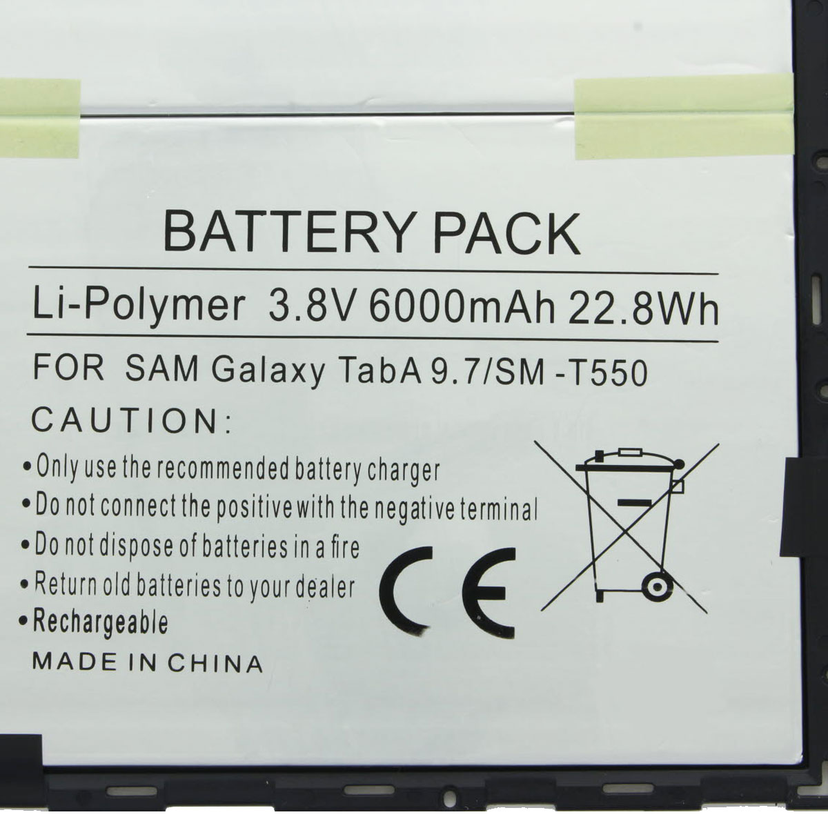 Batteriepack-Etikett mit englischem Text, Warnung vor Entsorgung und Sicherheitshinweisen.