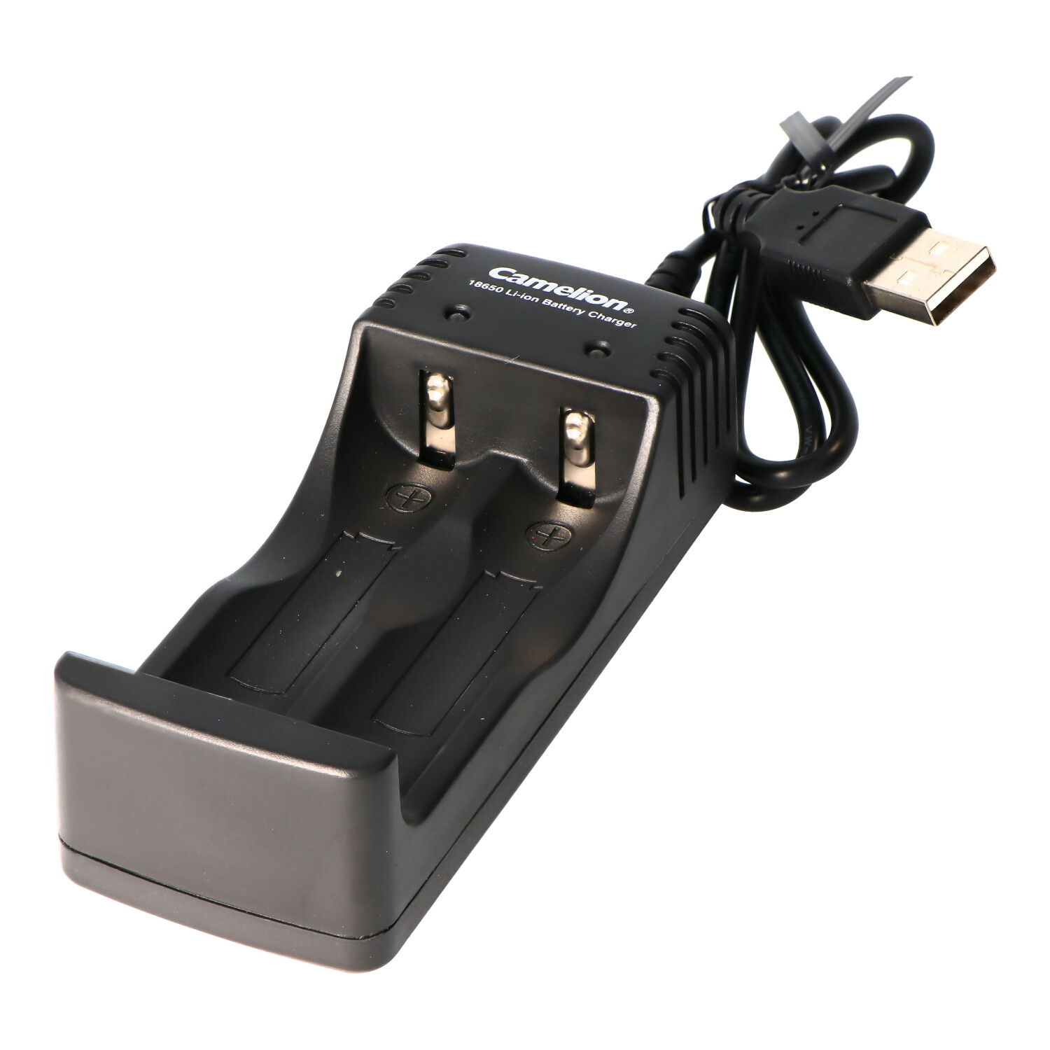 Ein schwarzes Batterieladegerät. Es hat zwei Schlitze für Batterien und ein USB-Kabel. Die Marke ist Camelion.