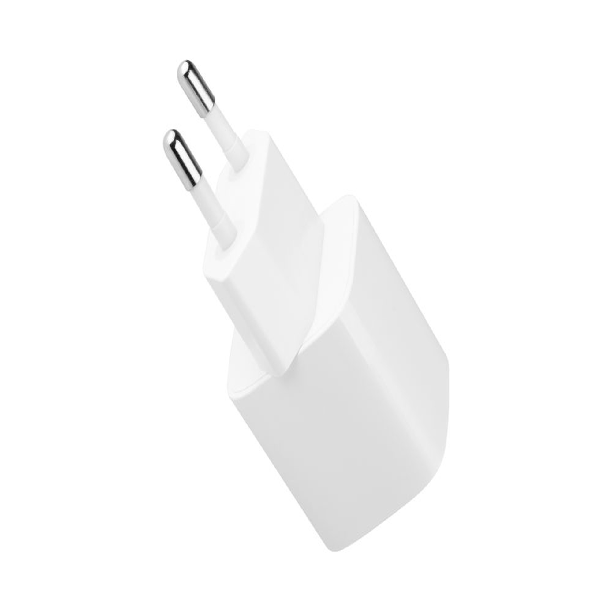 Caricabatterie USB bianco con due spine, angolato, isolato su sfondo bianco.