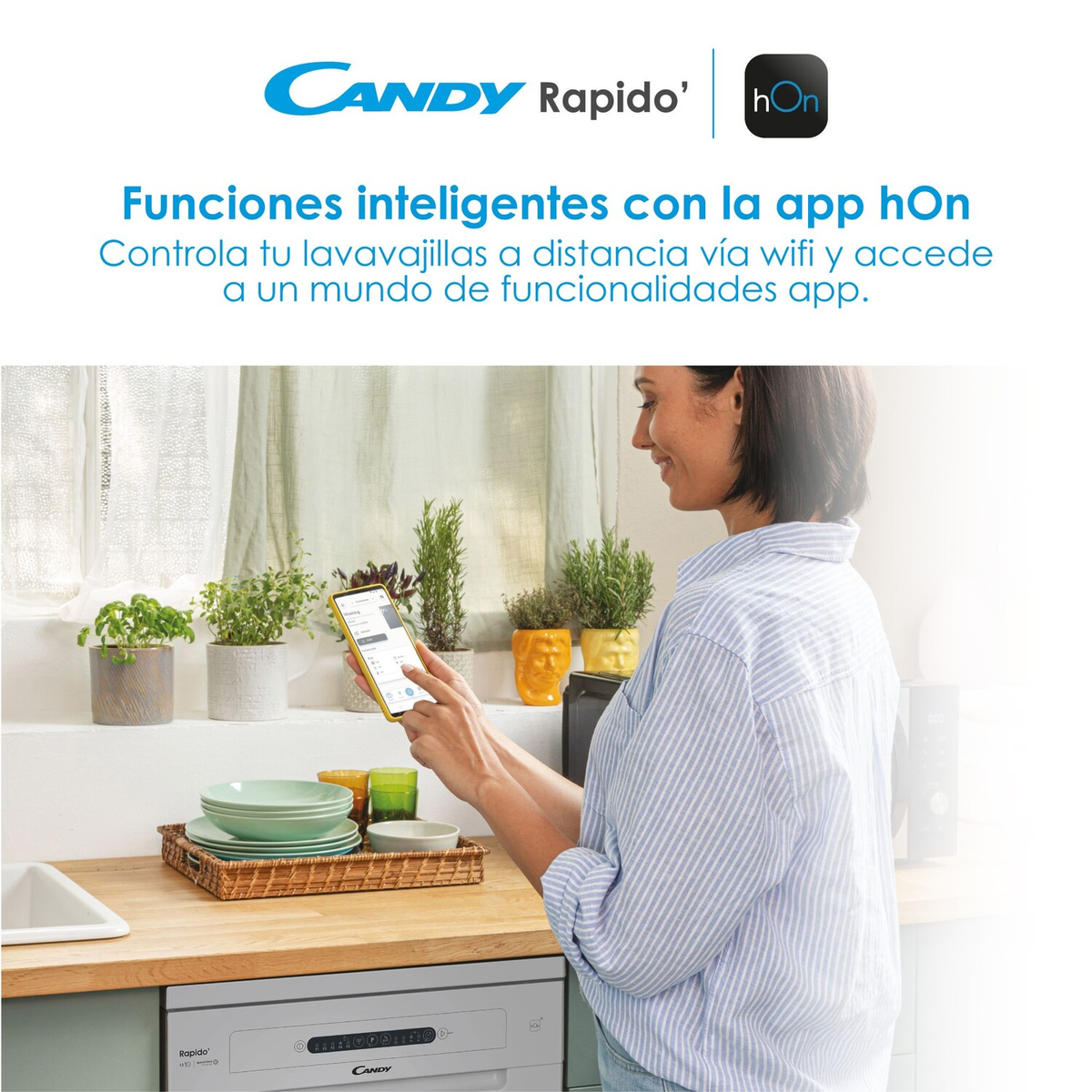 Mujer usando un smartphone cerca de un lavavajillas. Plantas y platos en la encimera.