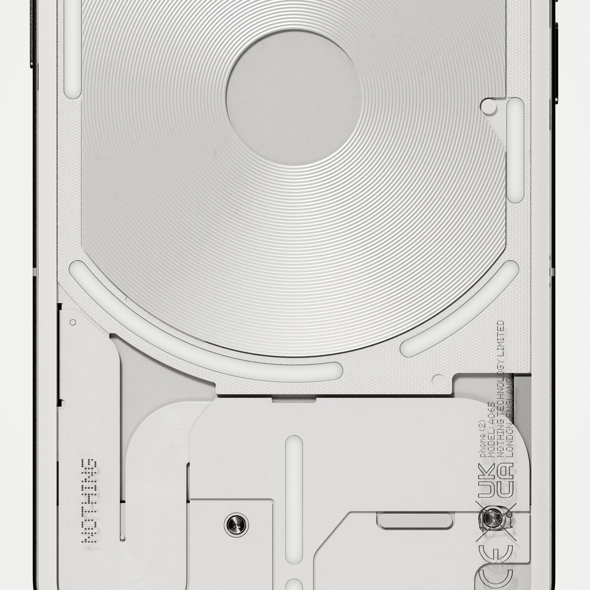 Telefonrückseite, metallisches Design, mit kreisförmigem Muster und Nothing-Branding. Schwarzer Rahmen und weiße Details.