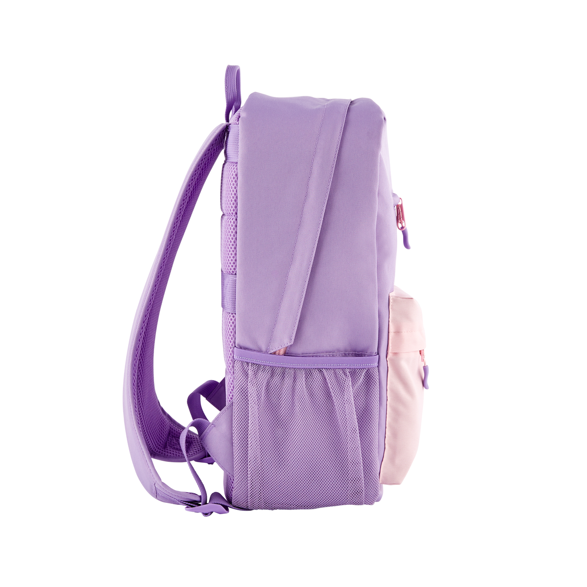 Mochila morada y rosa, vista lateral. Incluye bolsillo de malla, correas y asa superior.