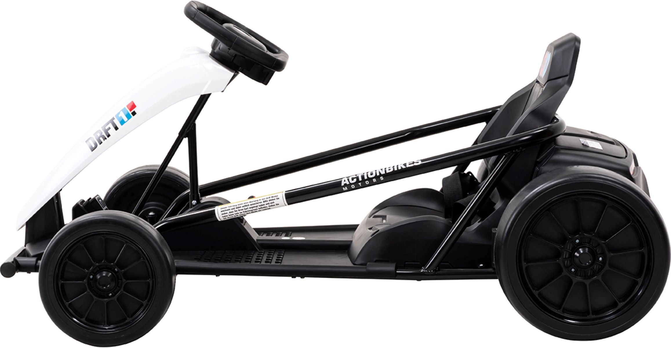 Seitenansicht eines schwarz-weißen Gokarts. Es hat einen schwarzen Sitz und schwarze Räder.
