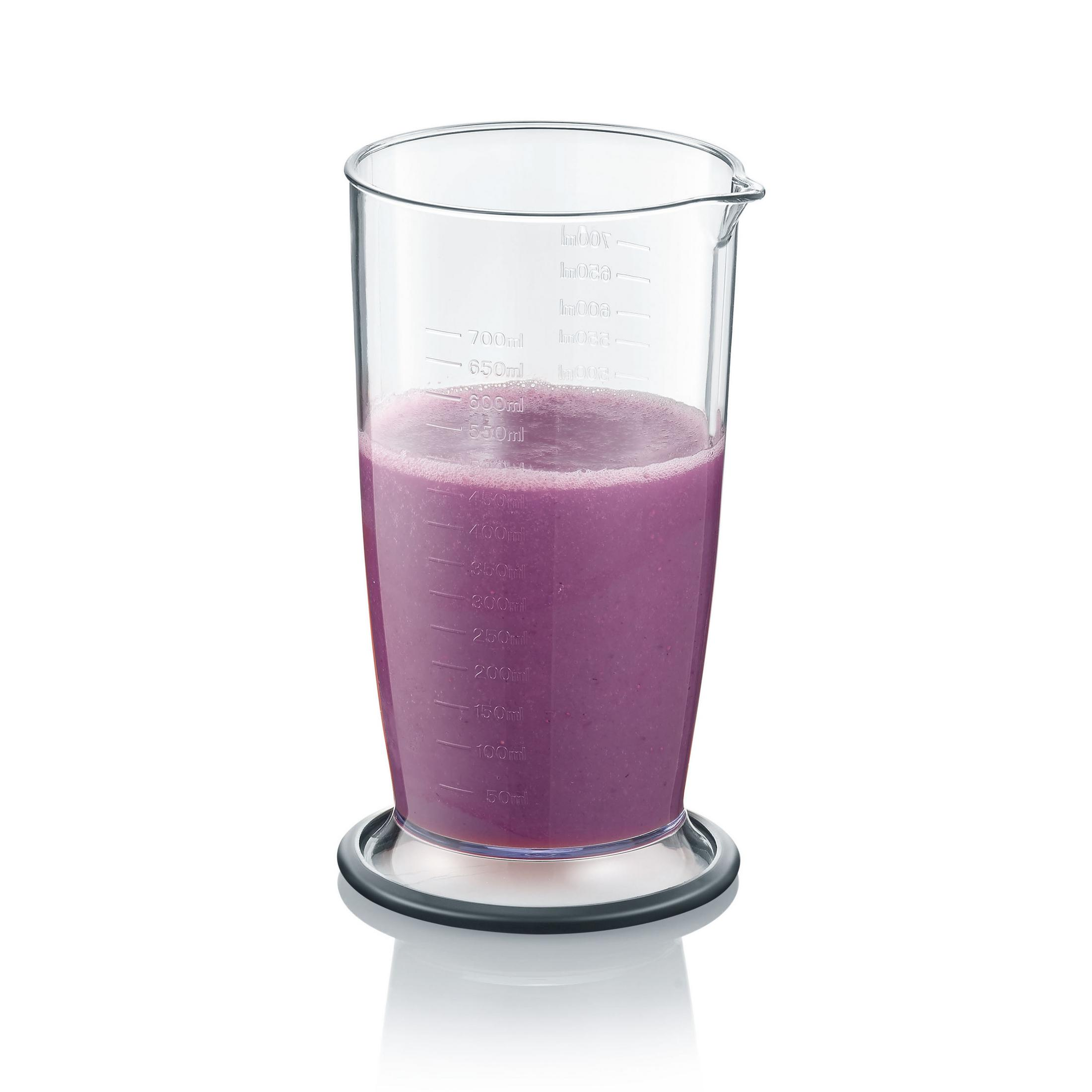 Przezroczysty kubek z fioletowym płynem, na boku znajdują się miarki.